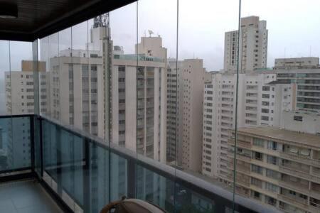 Apartamento dois dormitórios Praia das Pitangueiras