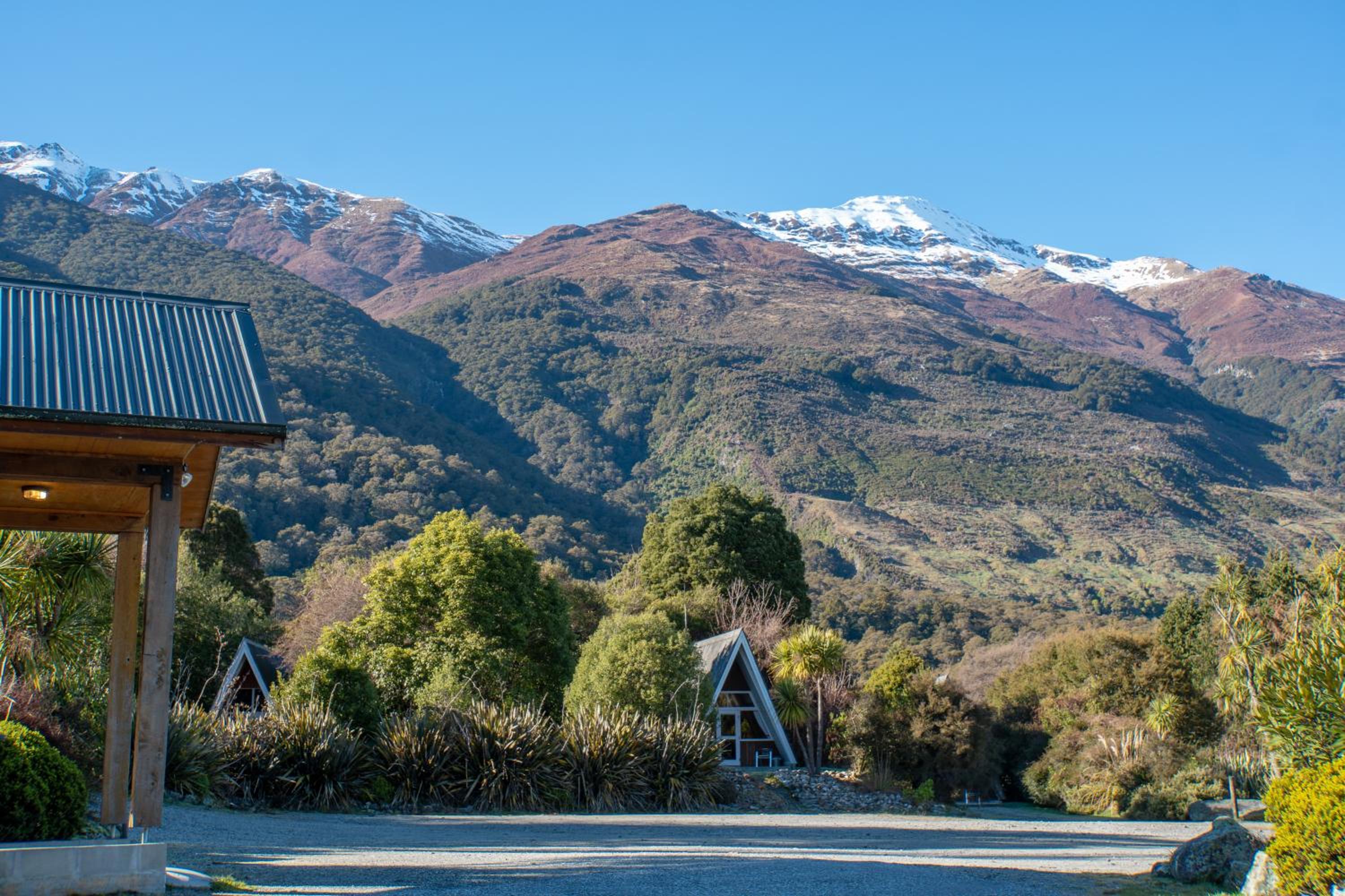 Wonderland Makarora Lodge view 3