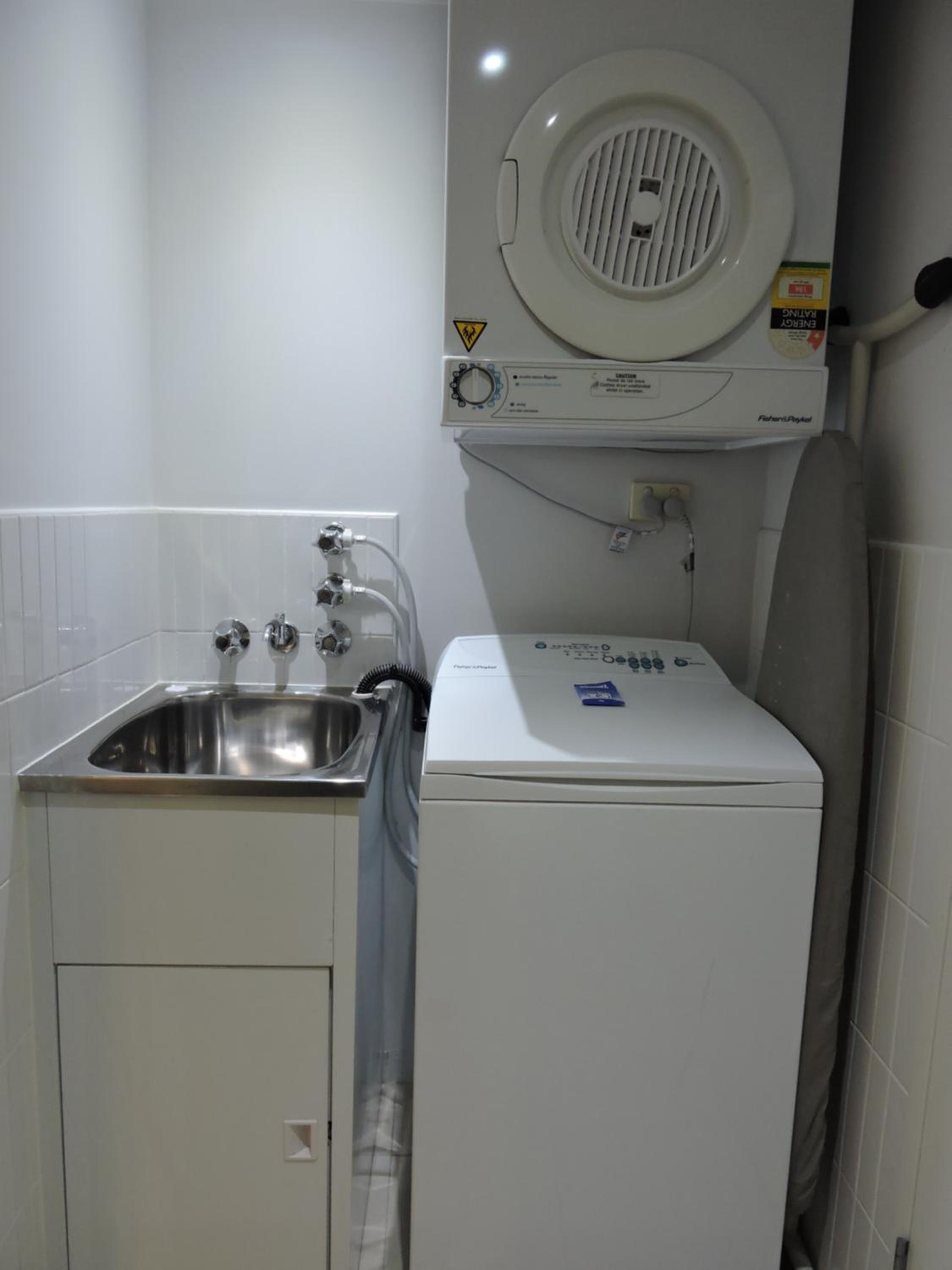 BASE Holidays - Ettalong Beach Premium Apartments