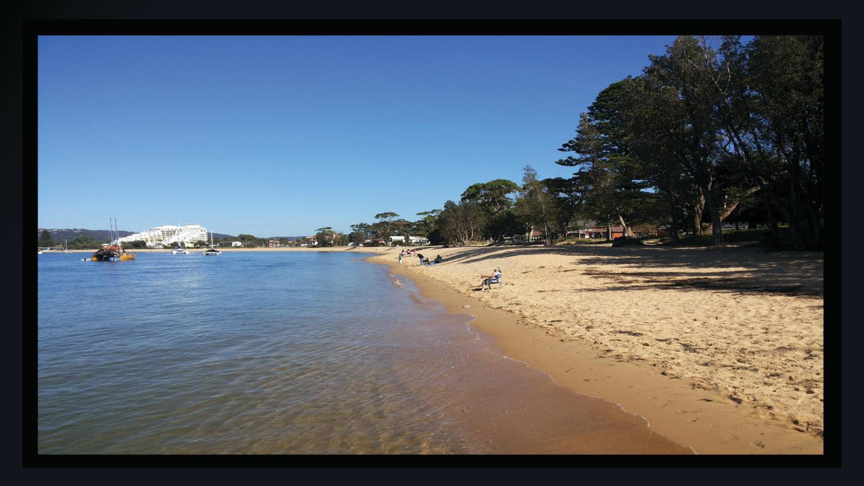 BASE Holidays - Ettalong Beach Premium Apartments