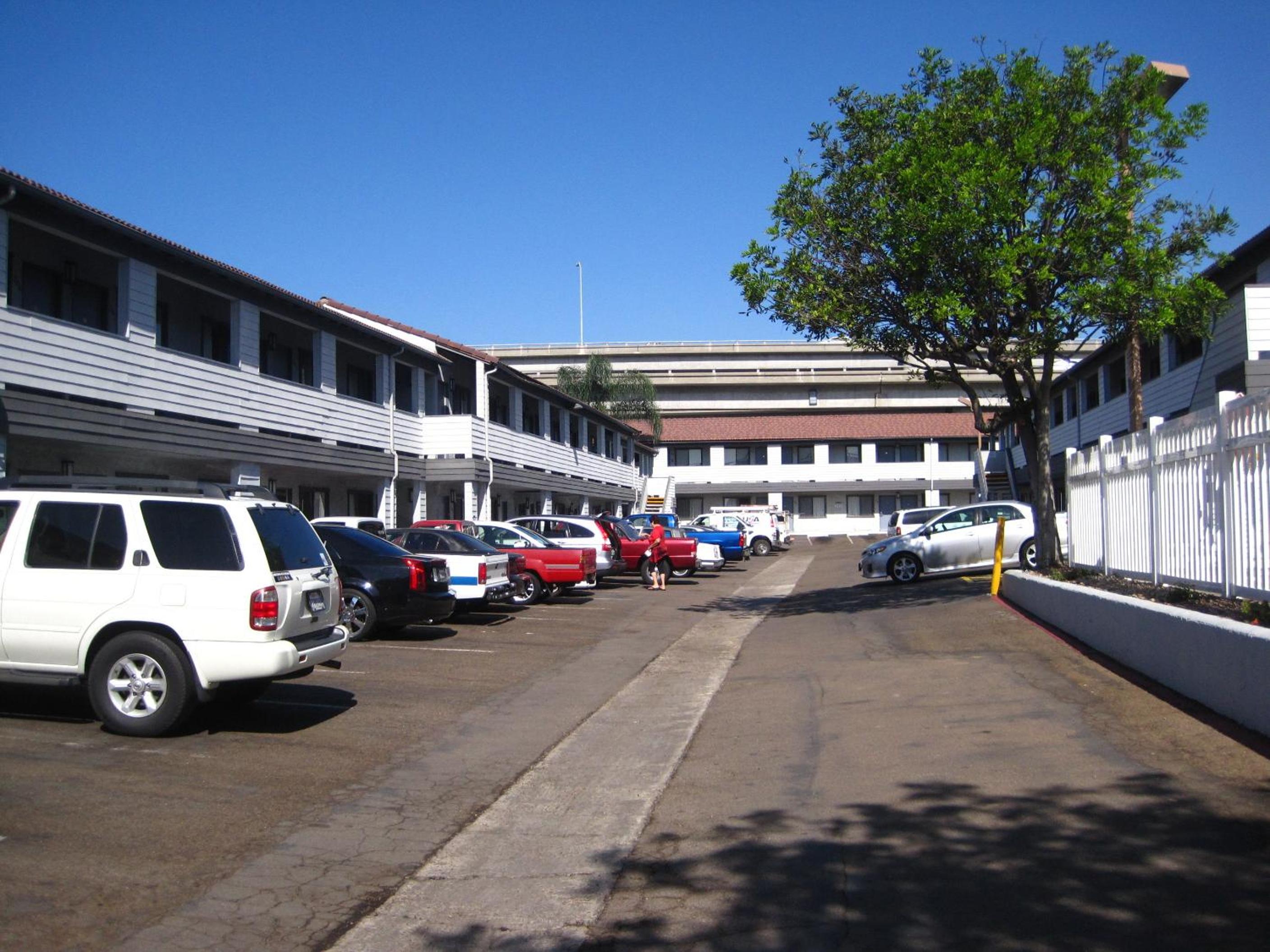 EZ 8 Motel Old Town