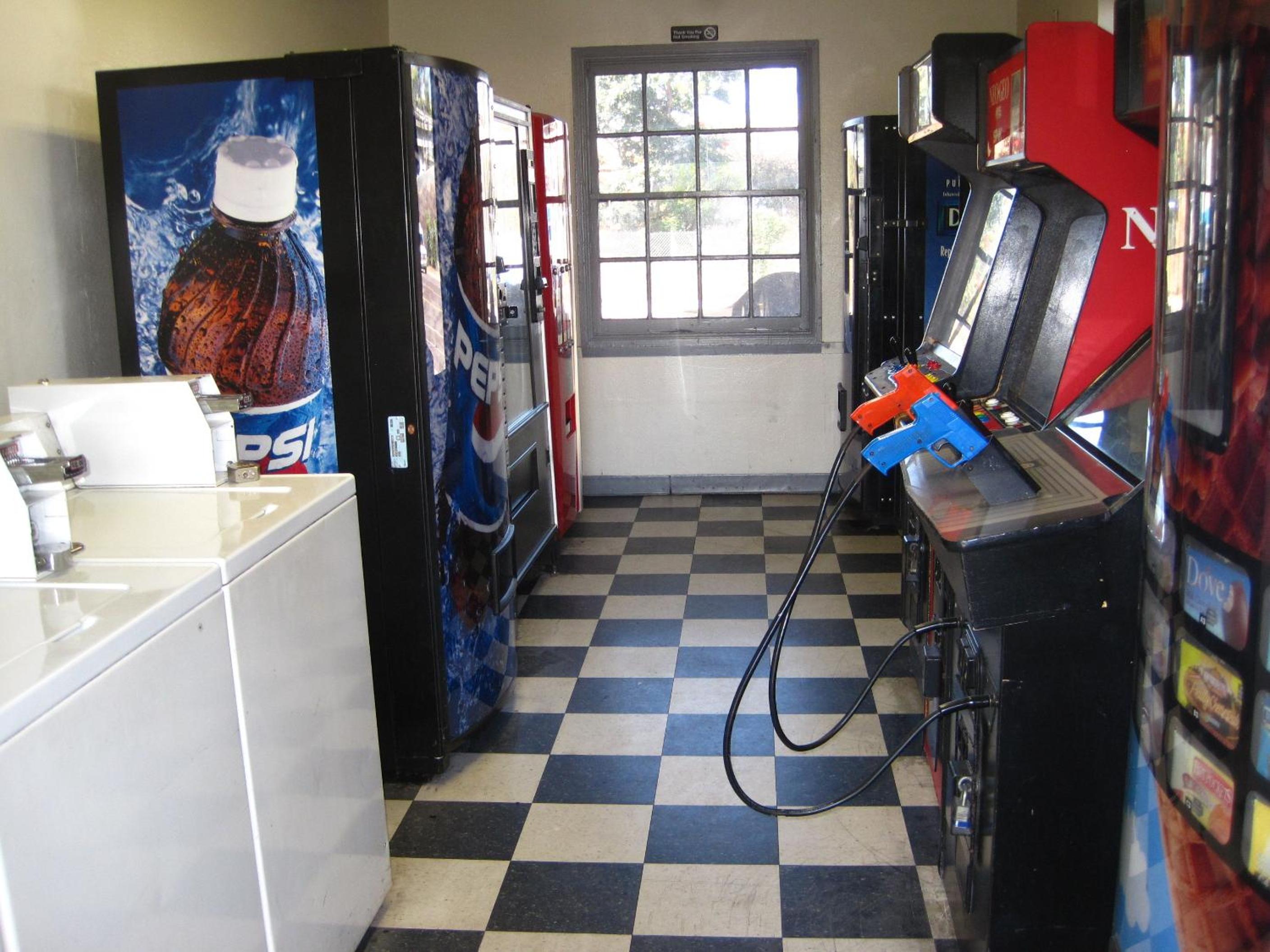 EZ 8 Motel Old Town 3