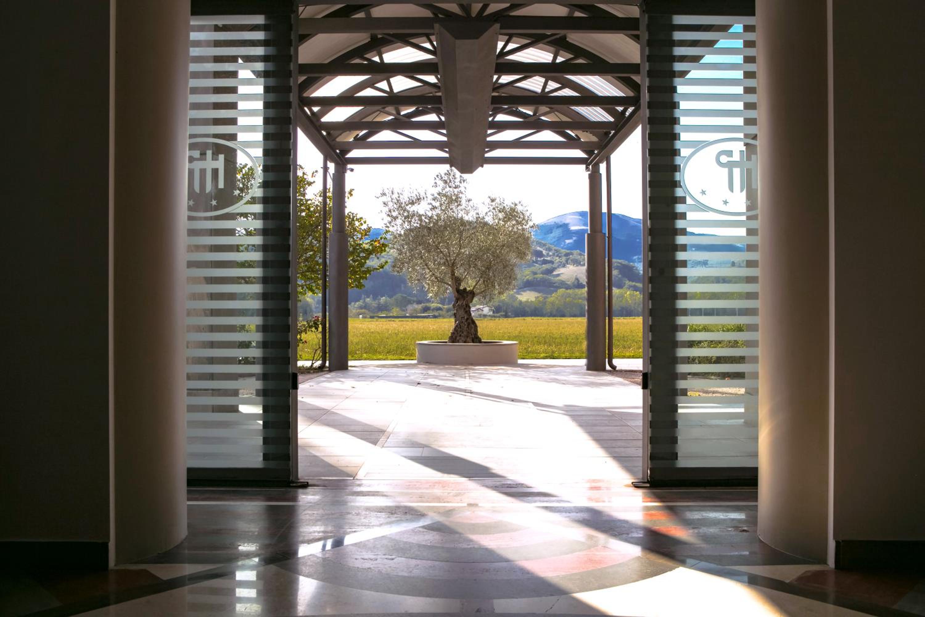 Hotel PentHouse - Image 1