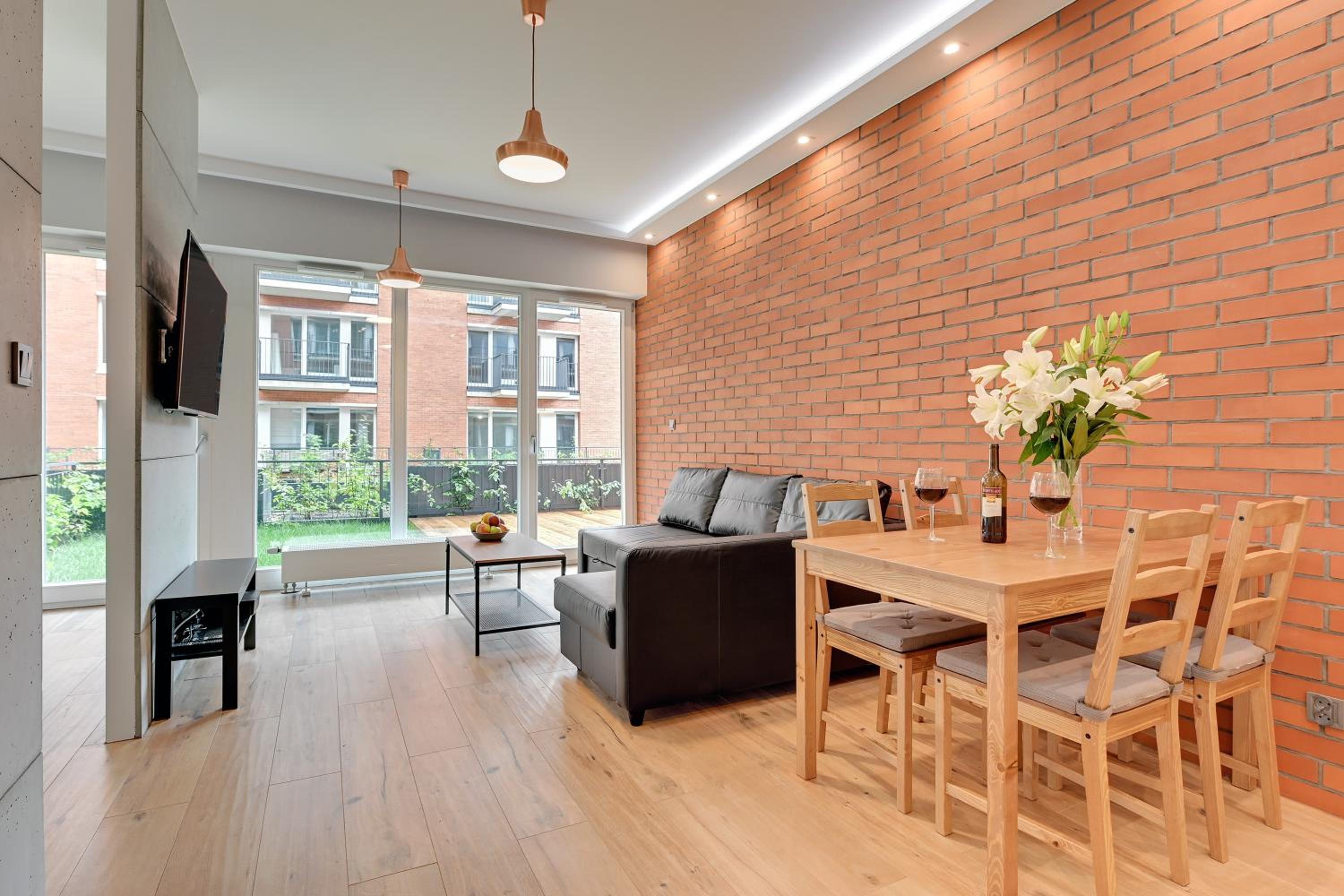 Central Apartment - free private parking view 5