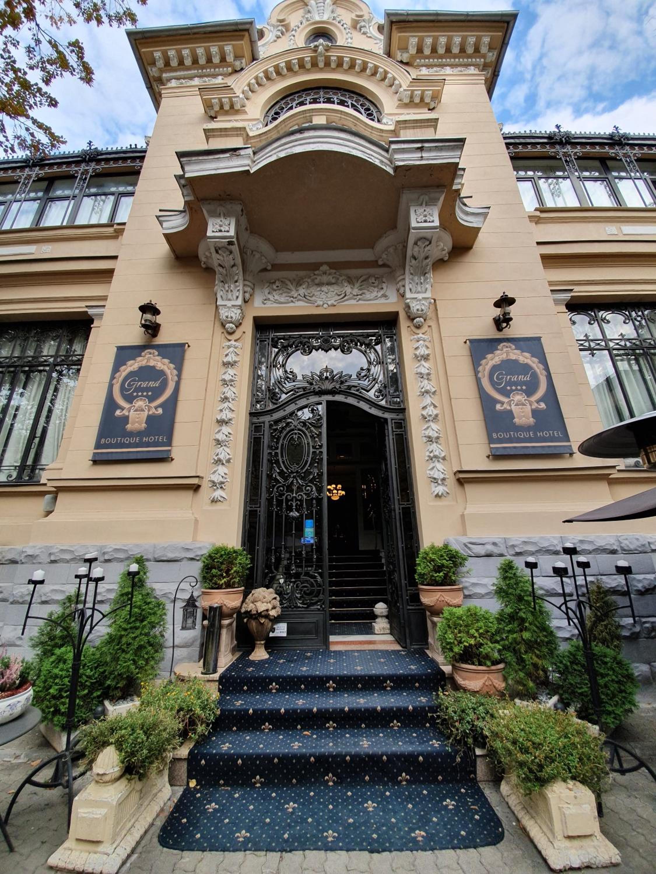 Hotel Grand Boutique Hotel - Image 1