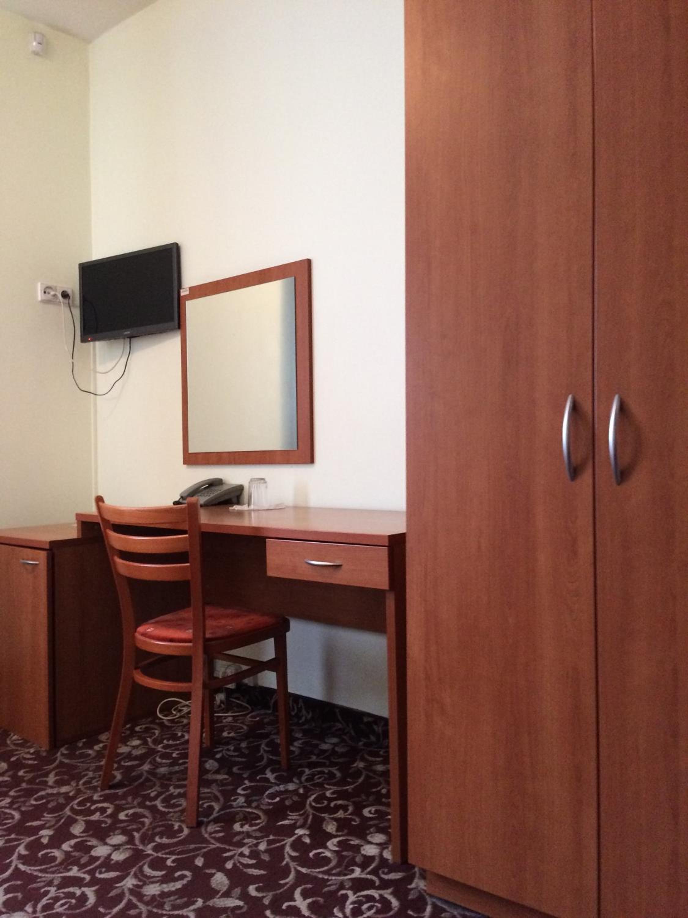 Photo 8