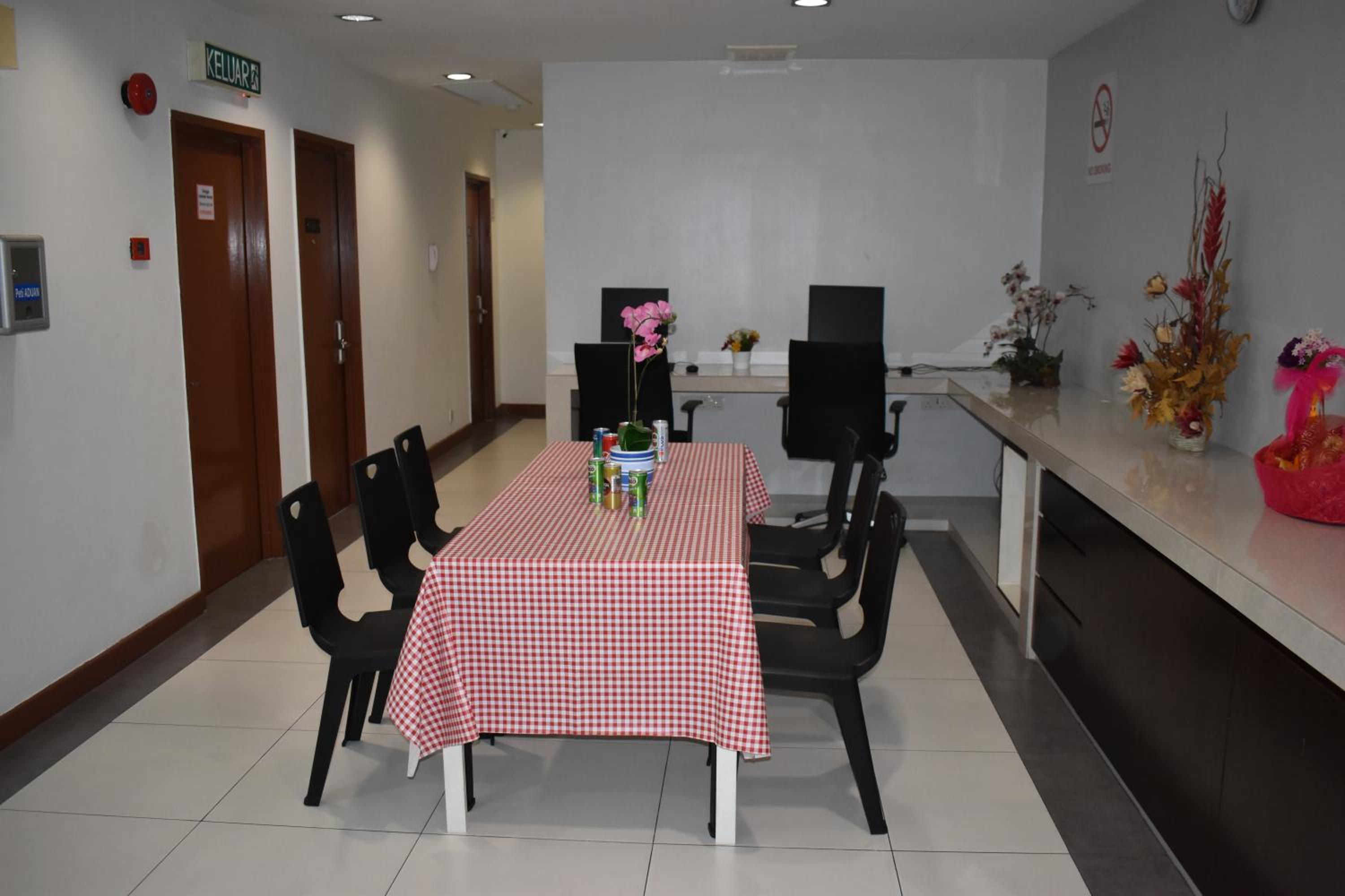 WL HOTEL photo 8