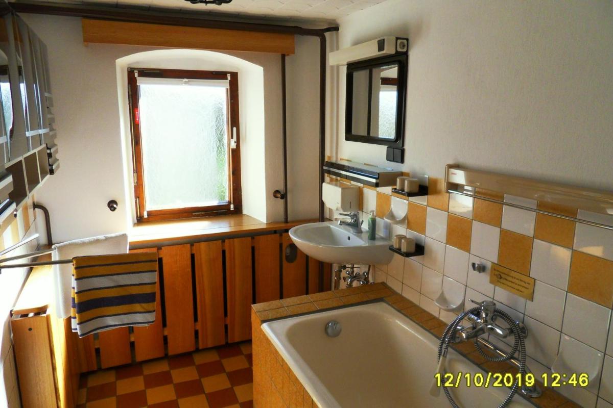 Photo 9