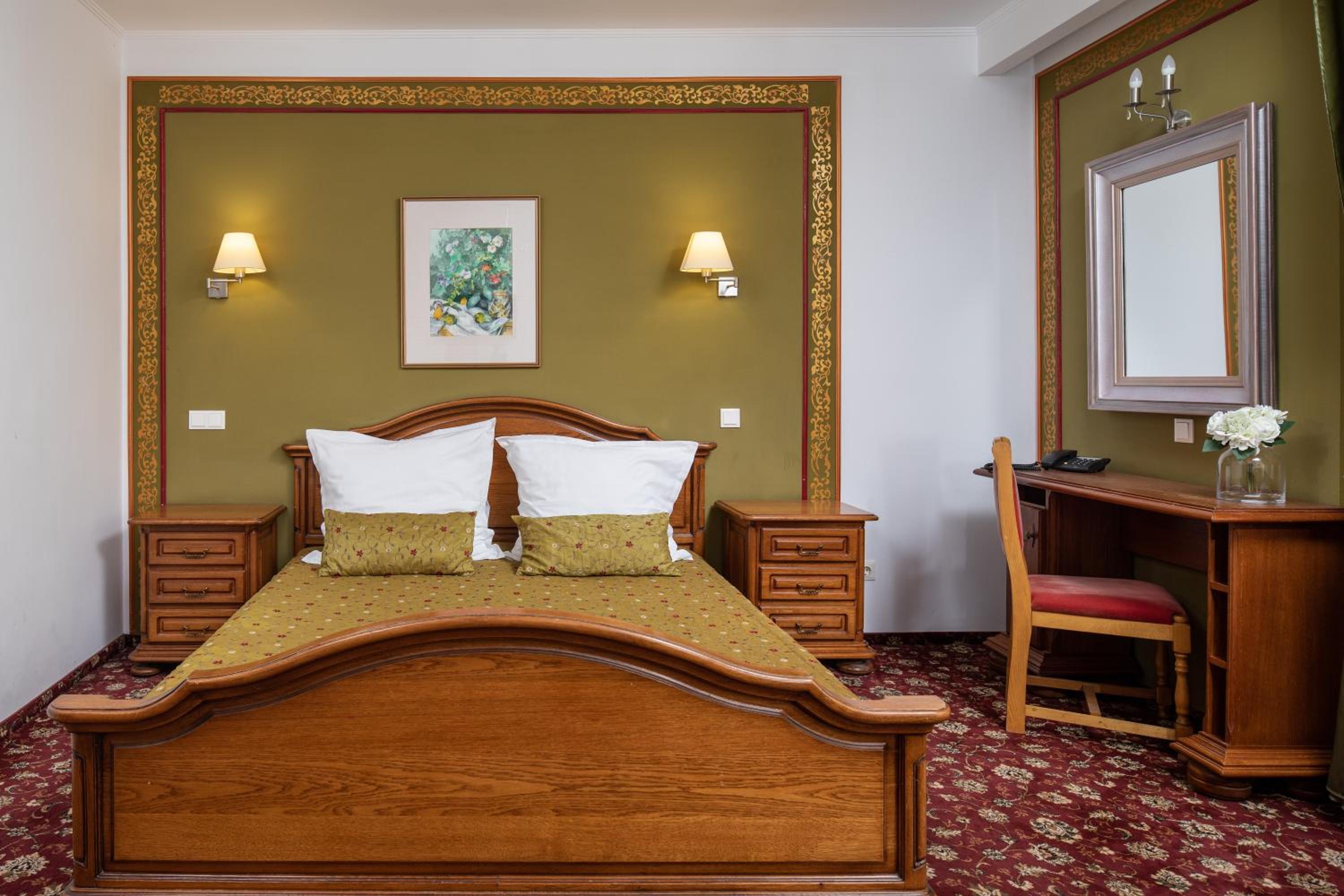 Grand Hotel