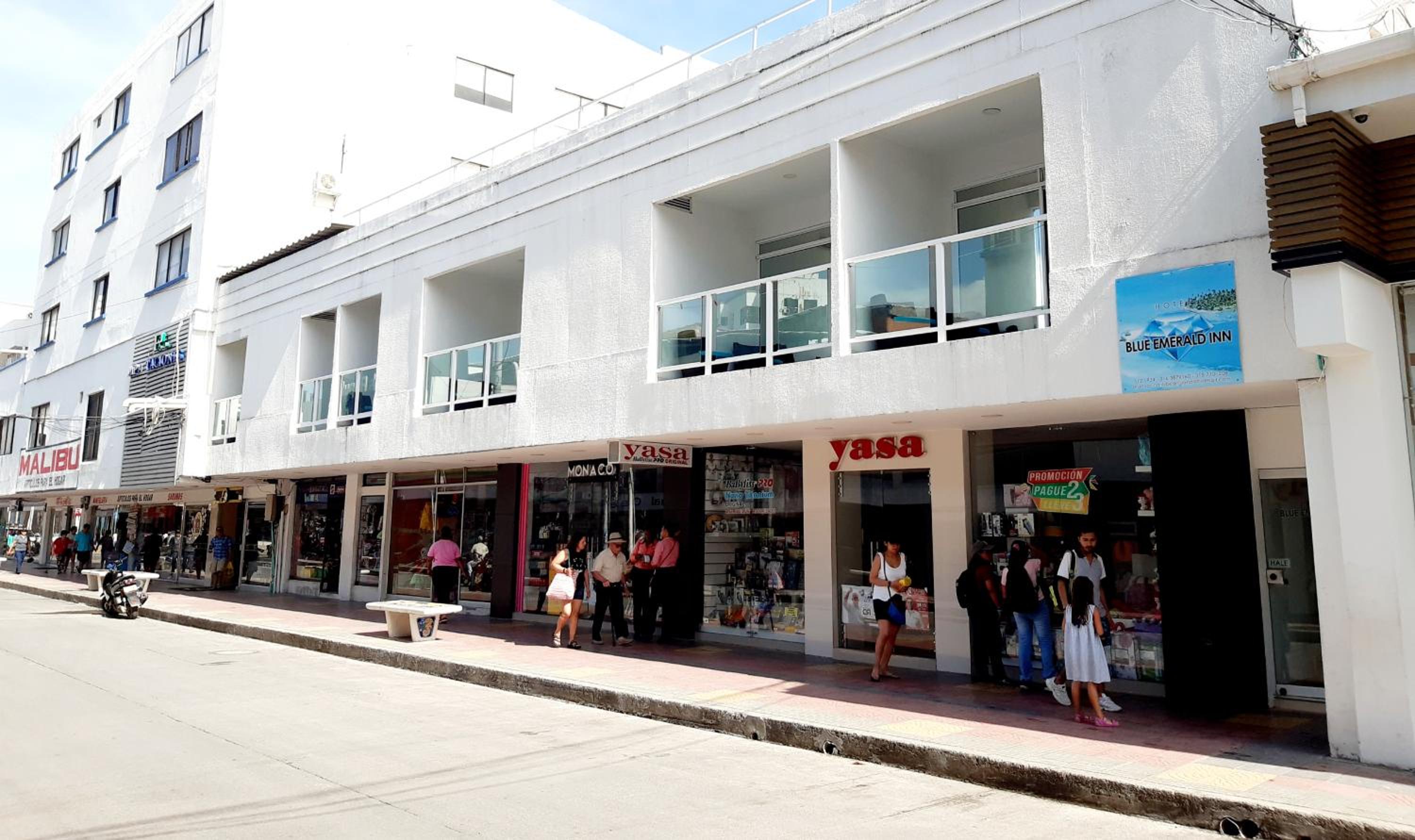 Hotel Blue Emerald Inn - Image 1