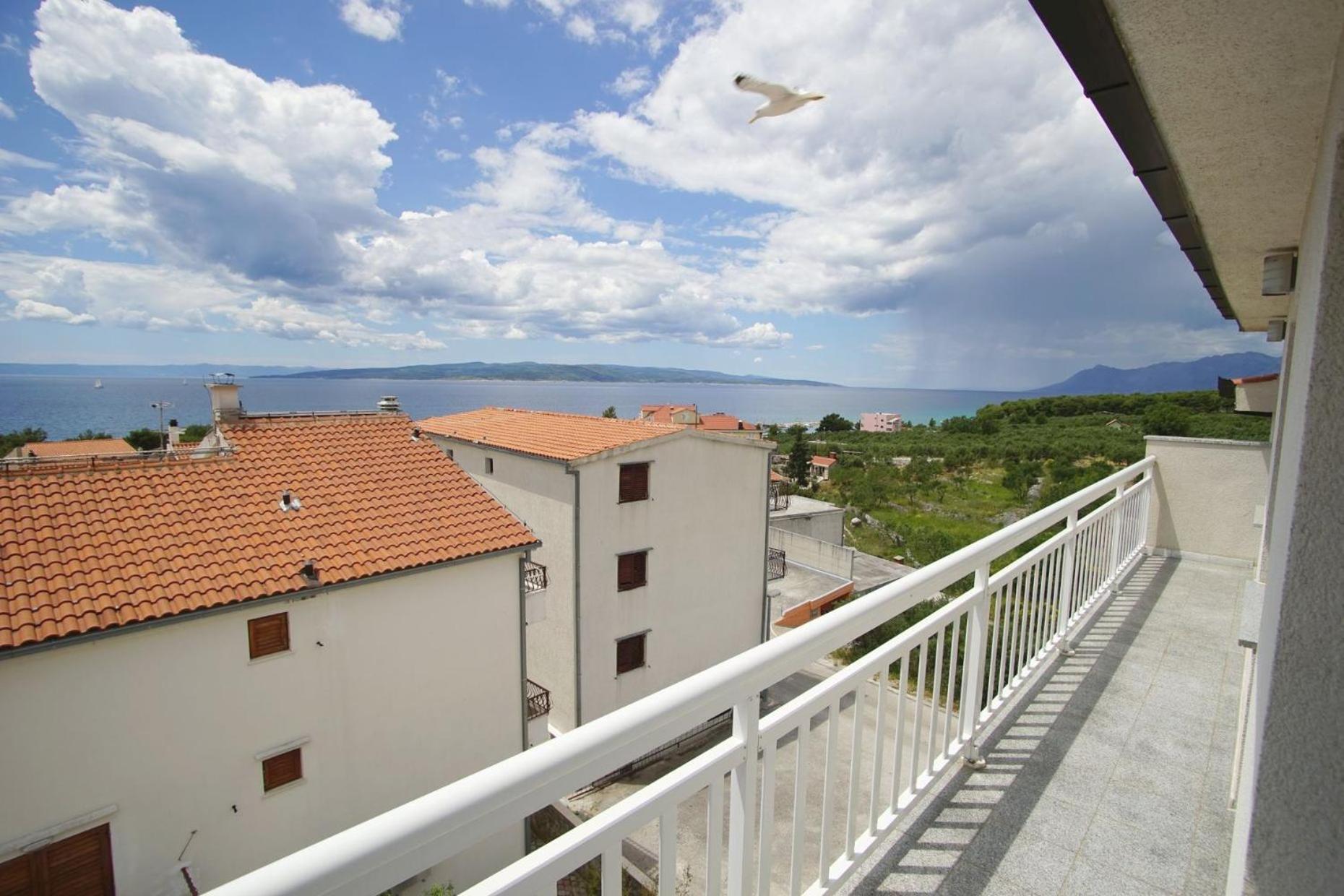 Apart-pansion Promajna
