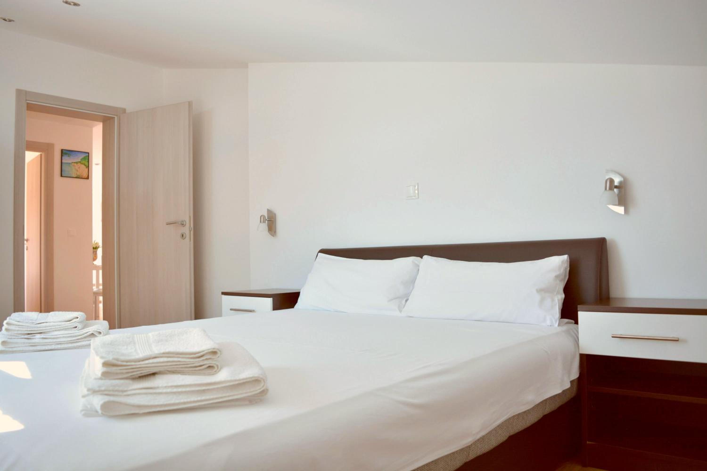 Apart-pansion Promajna