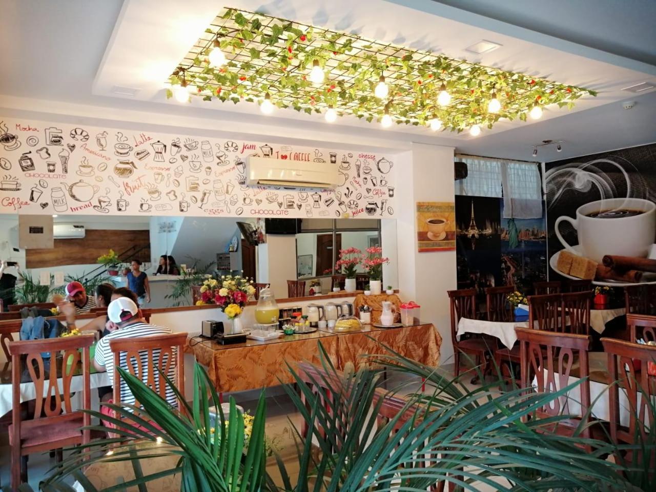 Hostal Perla Real Inn
