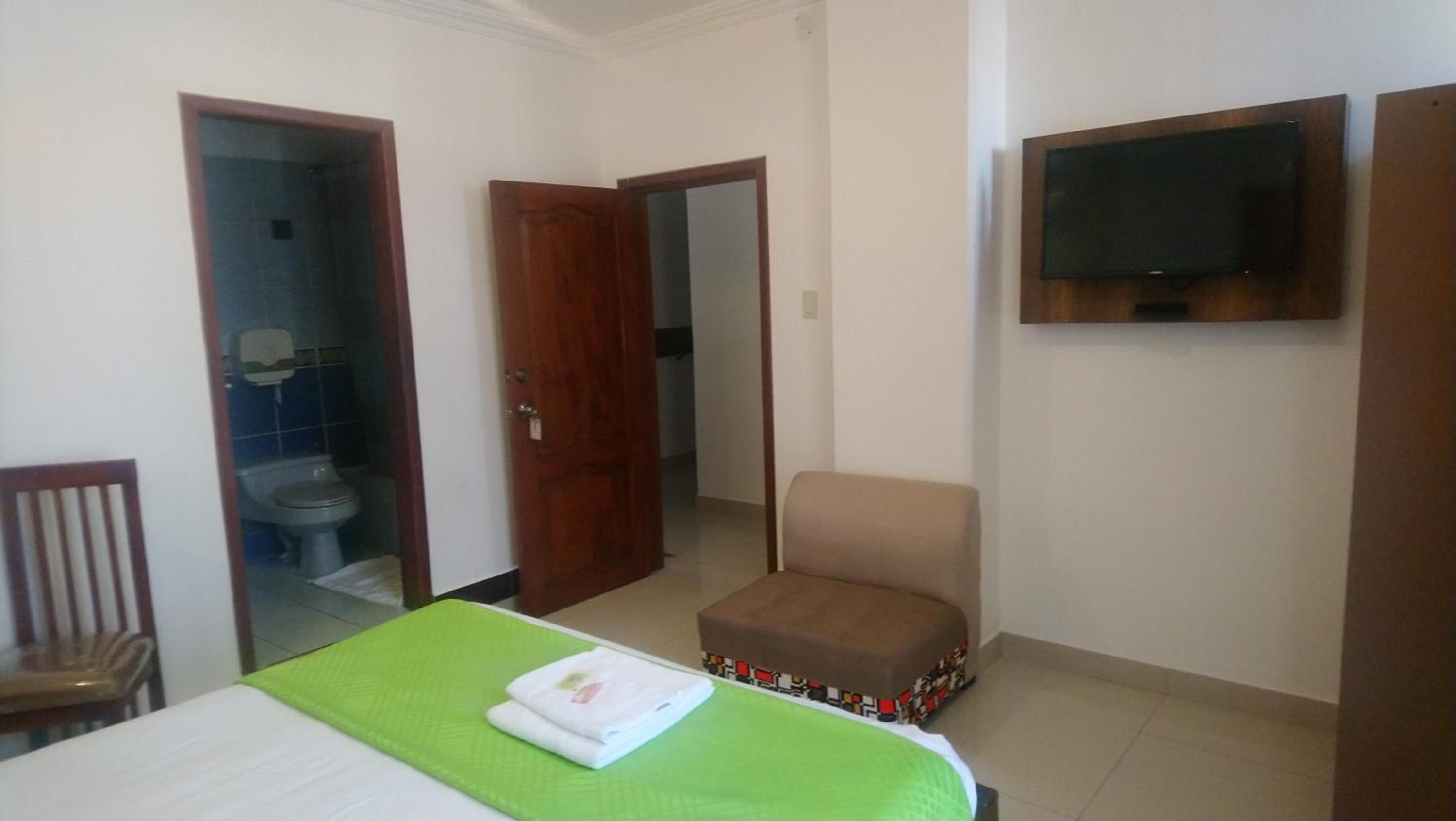 Hostal Perla Real Inn