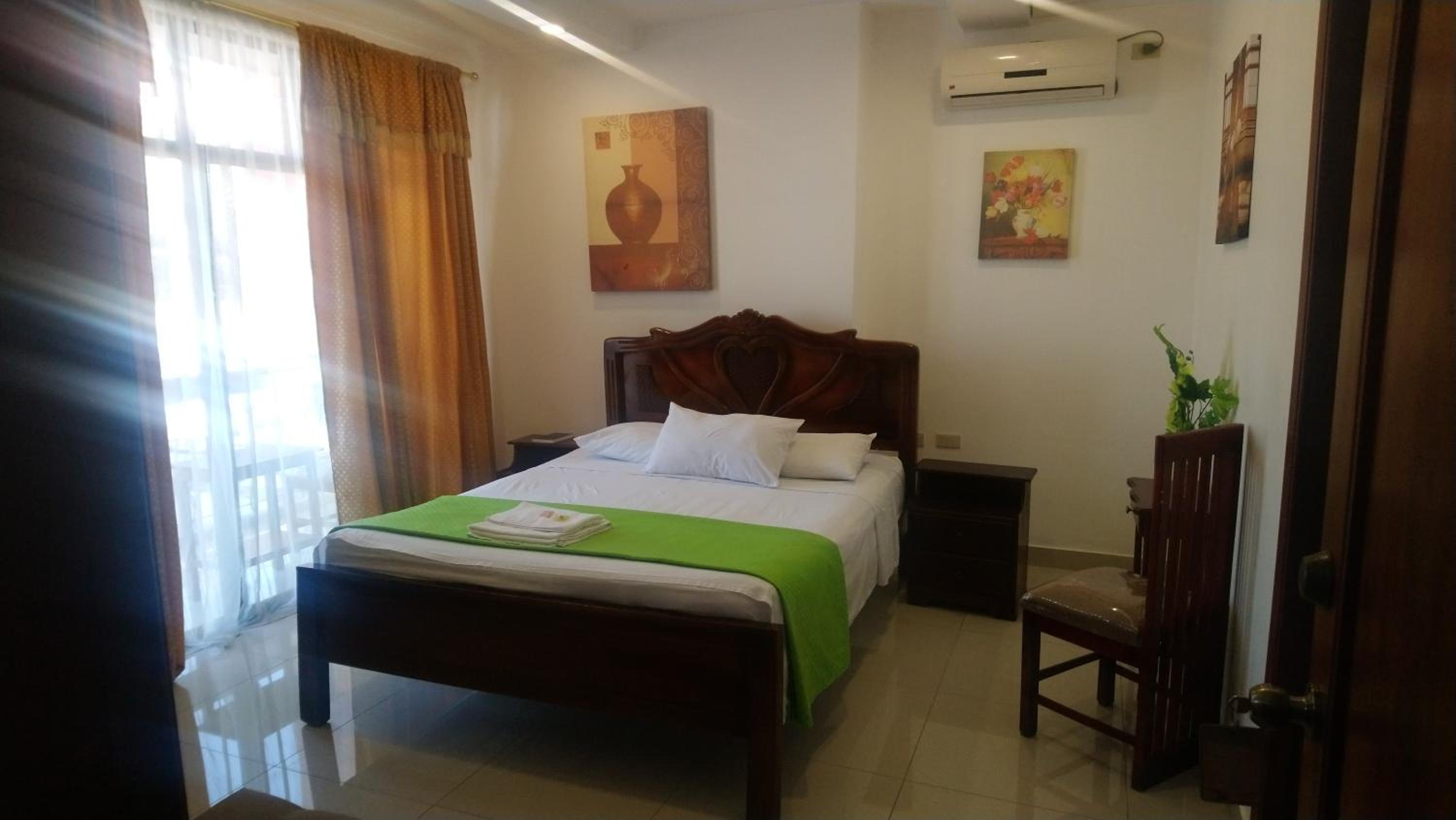 Hostal Perla Real Inn