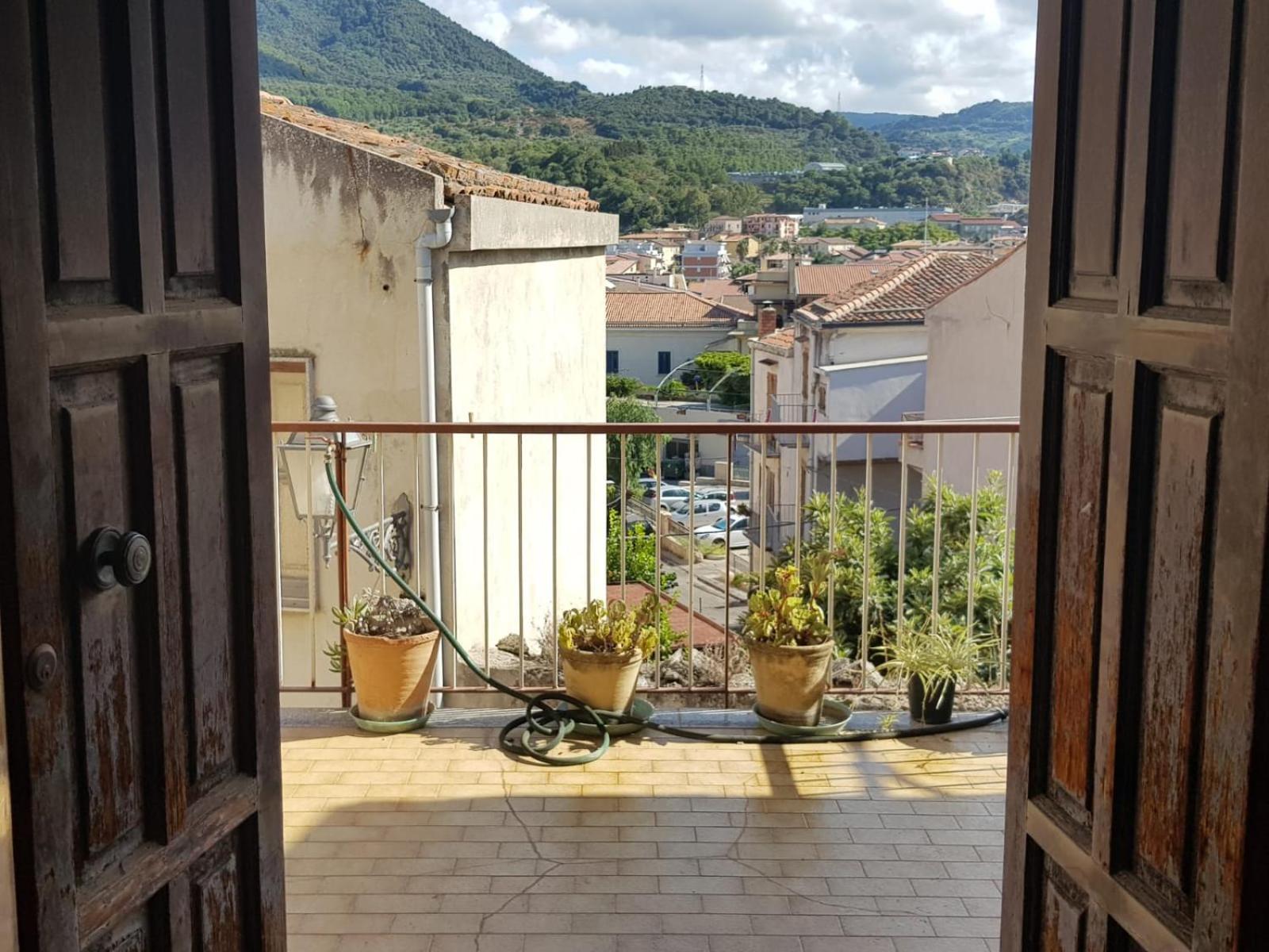 Casa tranquilla e luminosa con terrazzo a due passi dal mare view 2