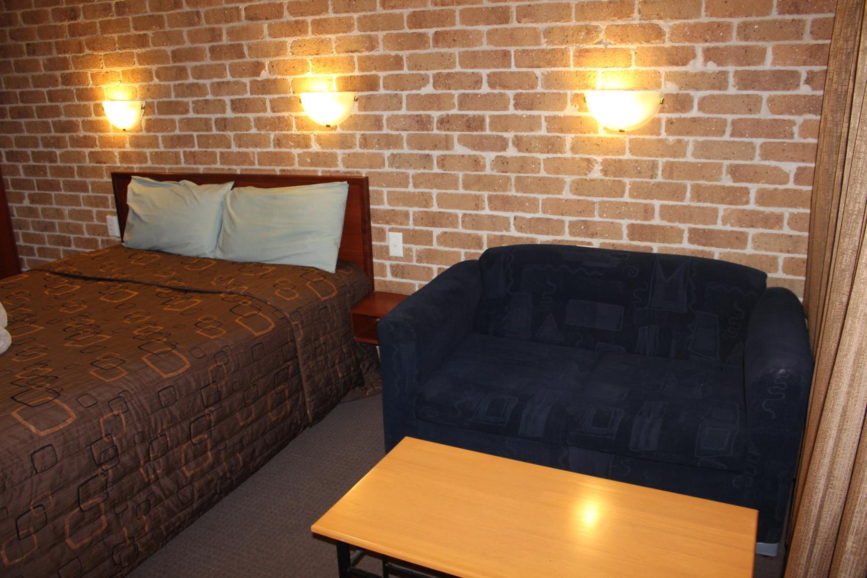 Acacia Motor Inn