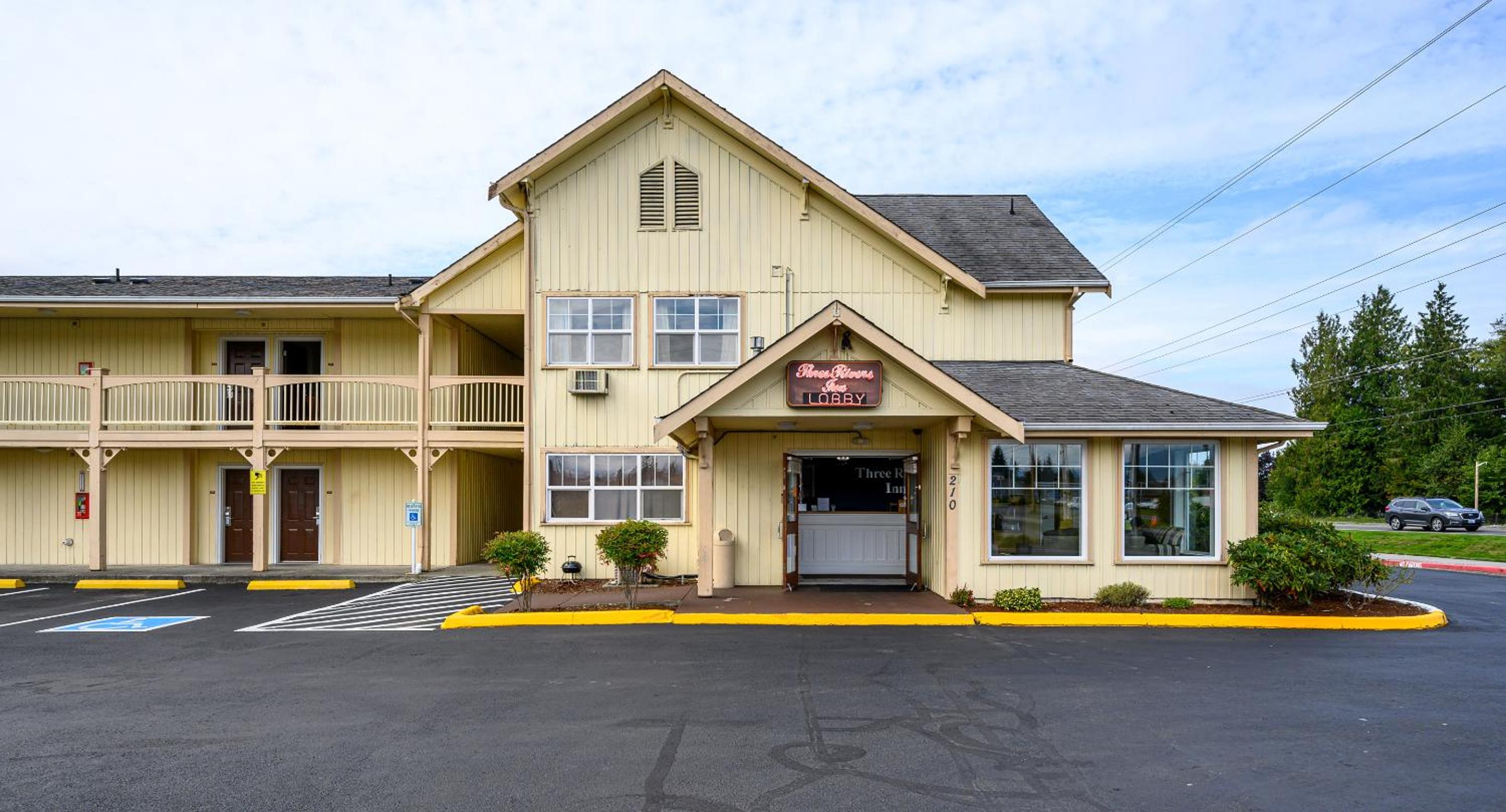 Three Rivers Inn Sedro Woolley view 5