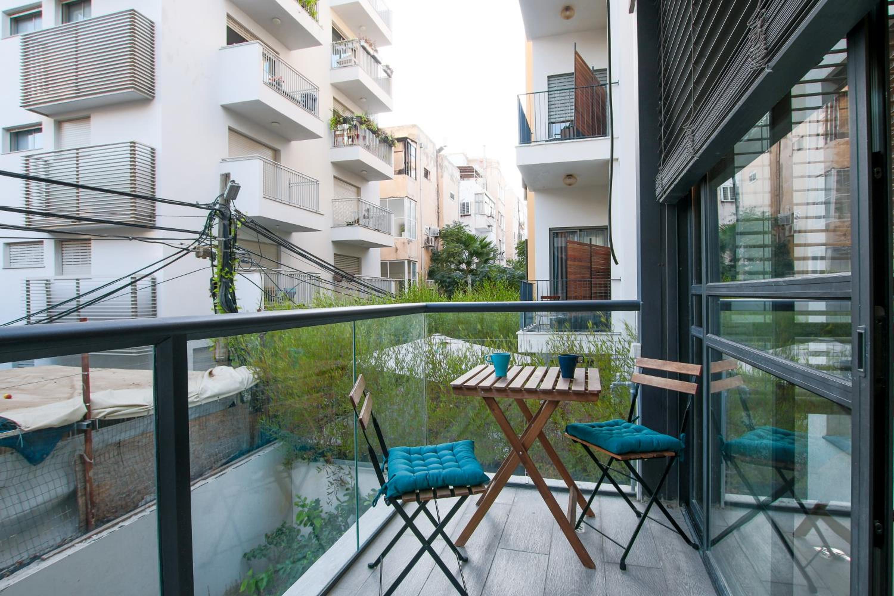 Mamad Trendy With Balcony On Sheinkin By Feelhome