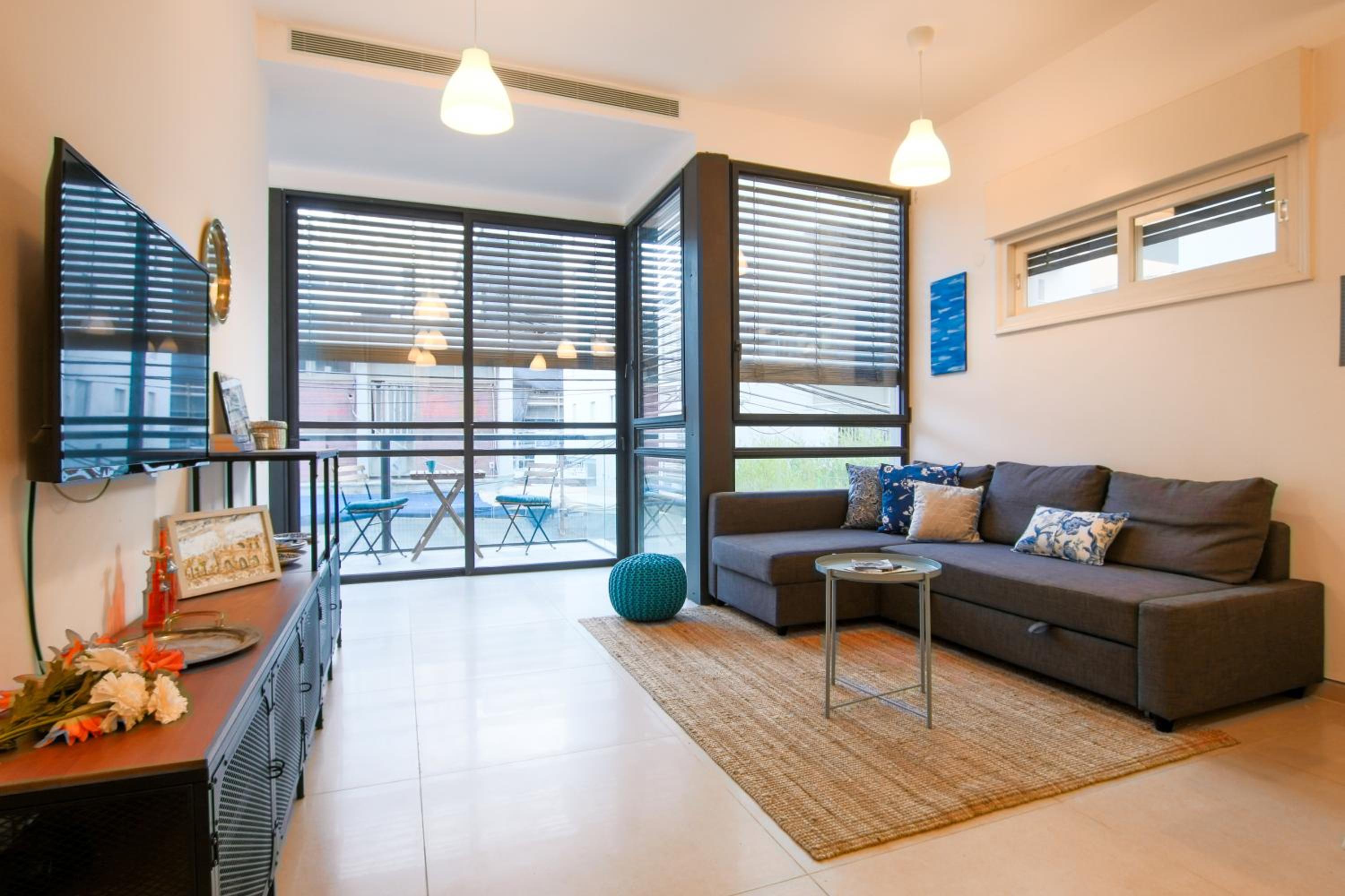 Mamad Trendy With Balcony On Sheinkin By Feelhome