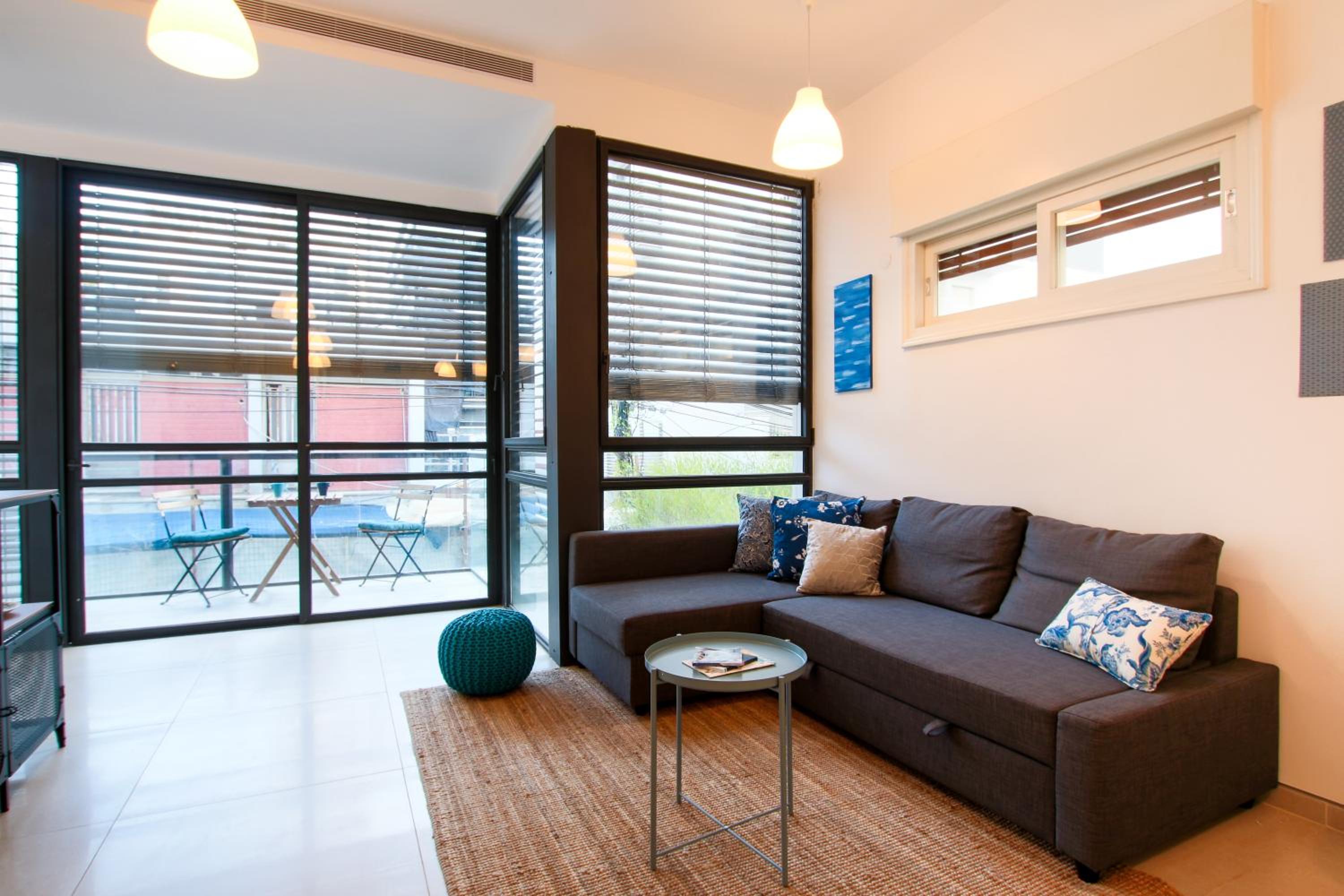 Mamad Trendy With Balcony On Sheinkin By Feelhome