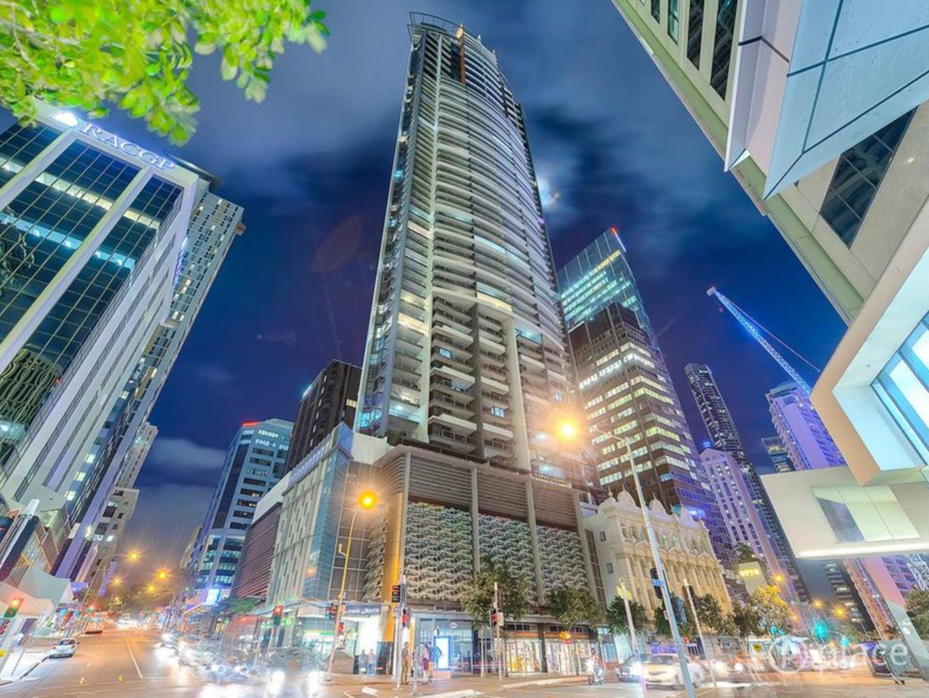 Hotel African Escape on Level 38 - Balcony with Views - Image 1