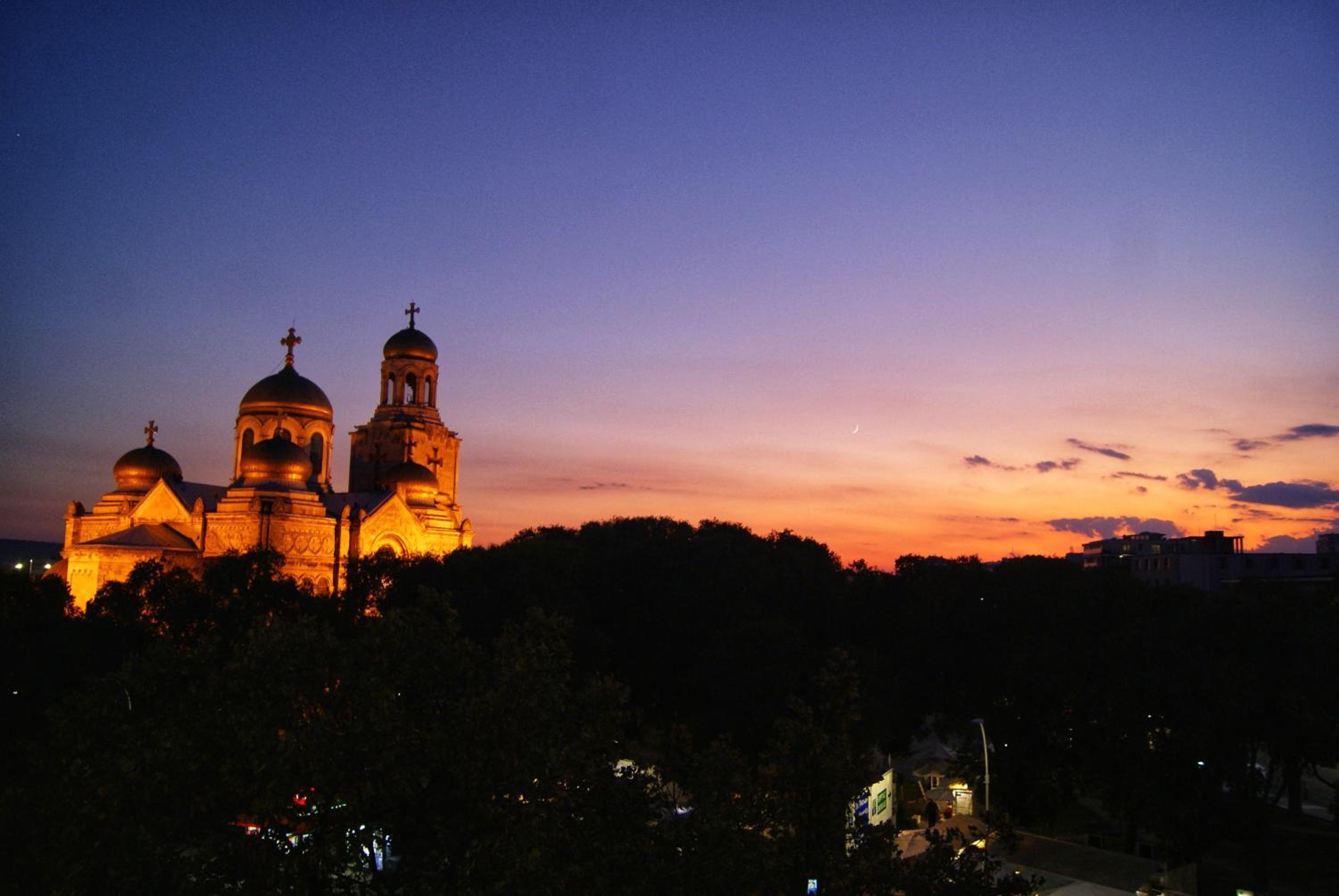 By the CATHEDRAL · TOP center · 2 Bedroom FLAT