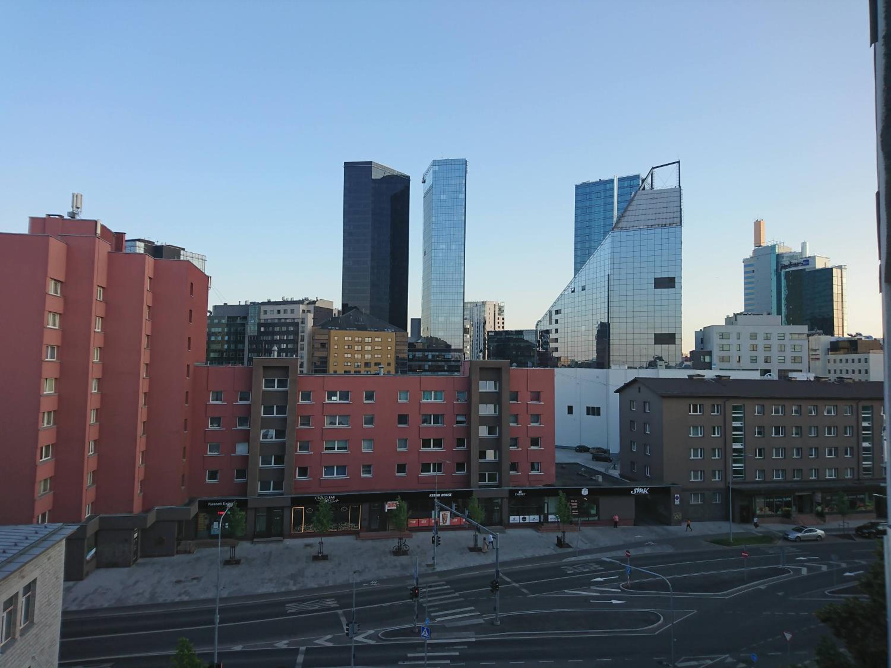 City center Raua apartment with balcony view 4