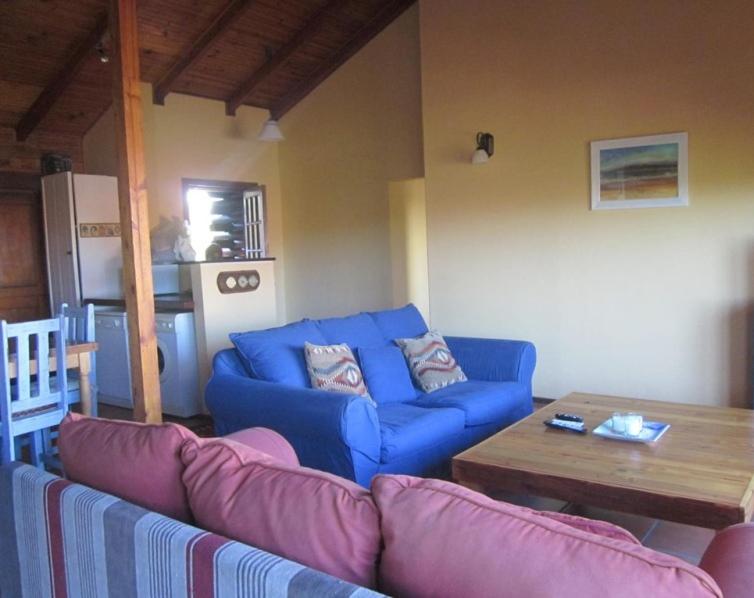CHARMING BEACH BUNGALOW view 4