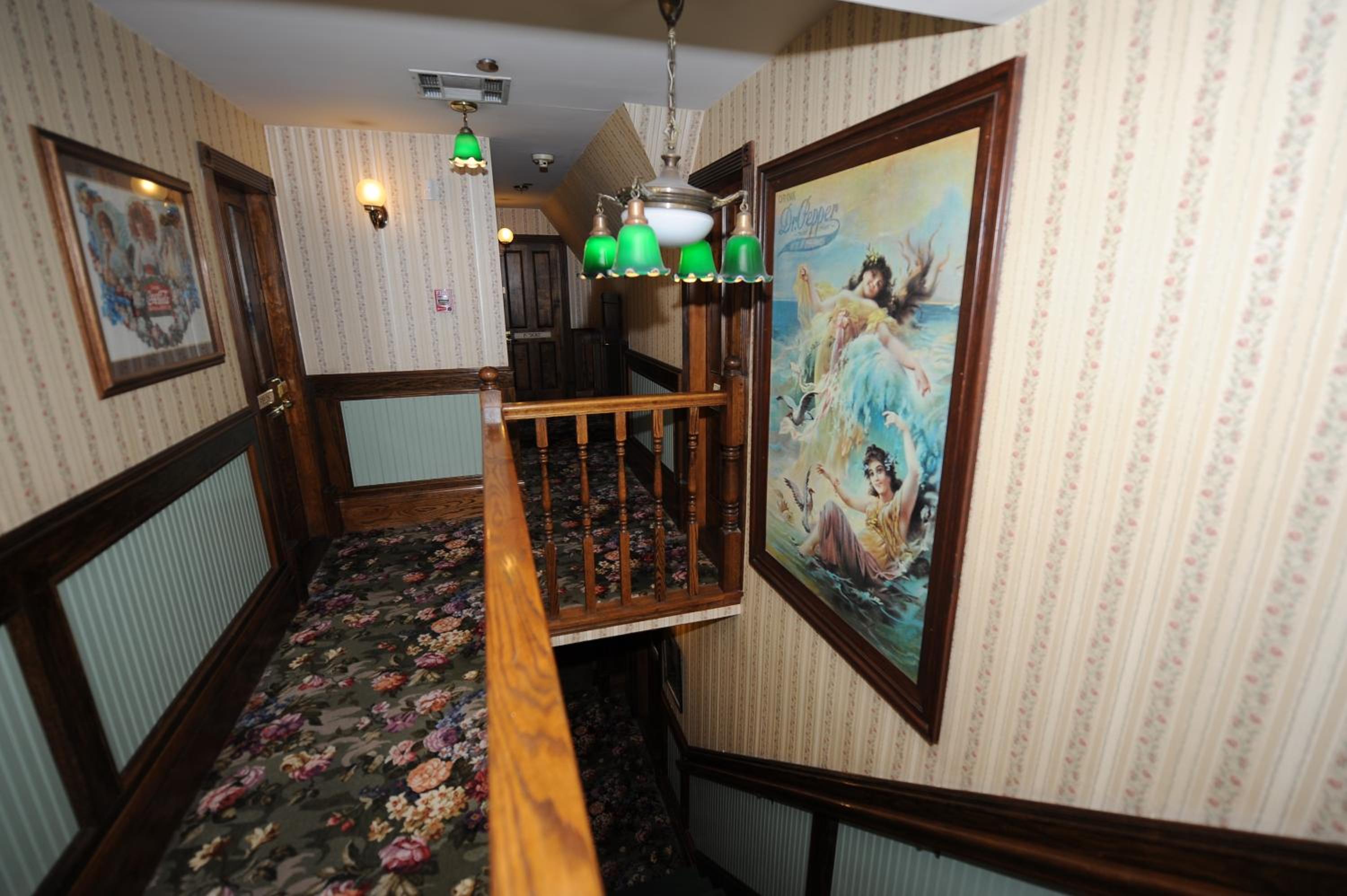 Saddleback Inn at Lake Arrowhead