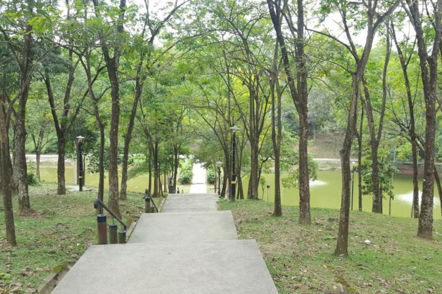 RESORT HOME WITH GOLF AND KLCC CITY VIEW NEAR TO BUKIT JALIL STADIUM & AXIATA ARENA