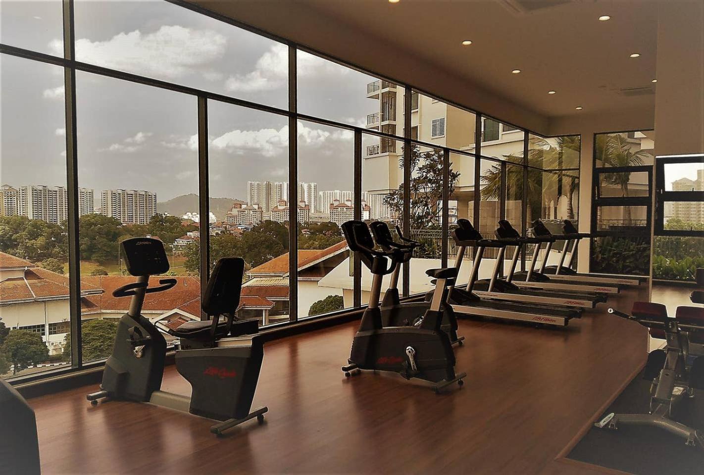 RESORT HOME WITH GOLF AND KLCC CITY VIEW NEAR TO BUKIT JALIL STADIUM & AXIATA ARENA