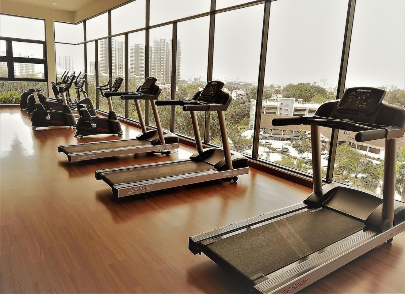 RESORT HOME WITH GOLF AND KLCC CITY VIEW NEAR TO BUKIT JALIL STADIUM & AXIATA ARENA