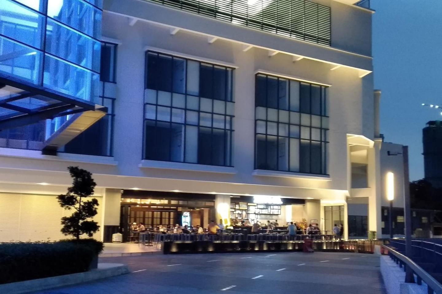 RESORT HOME WITH GOLF AND KLCC CITY VIEW NEAR TO BUKIT JALIL STADIUM & AXIATA ARENA