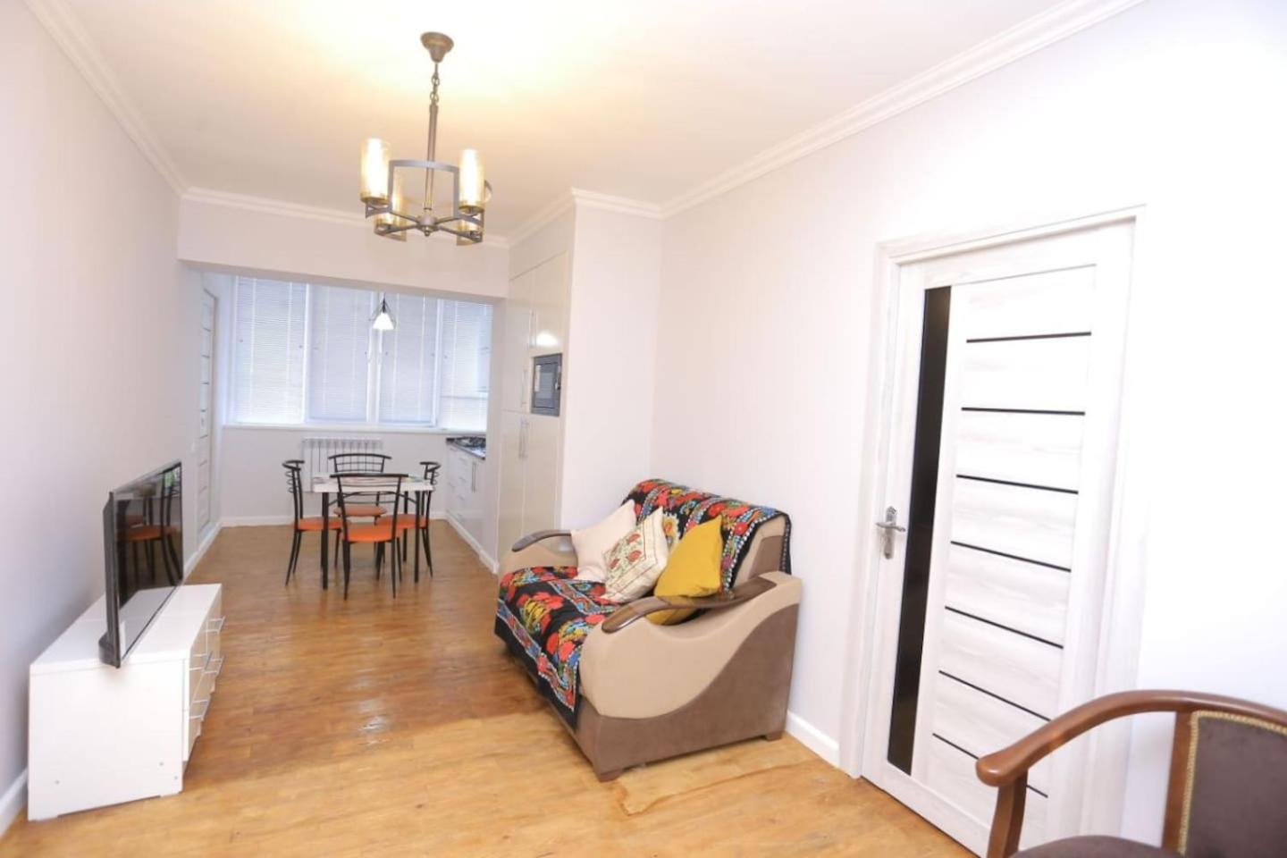 Newly Renovated Modern 2 Bed Apt Near Gur-e-Amir -Brown Door 2 view 2