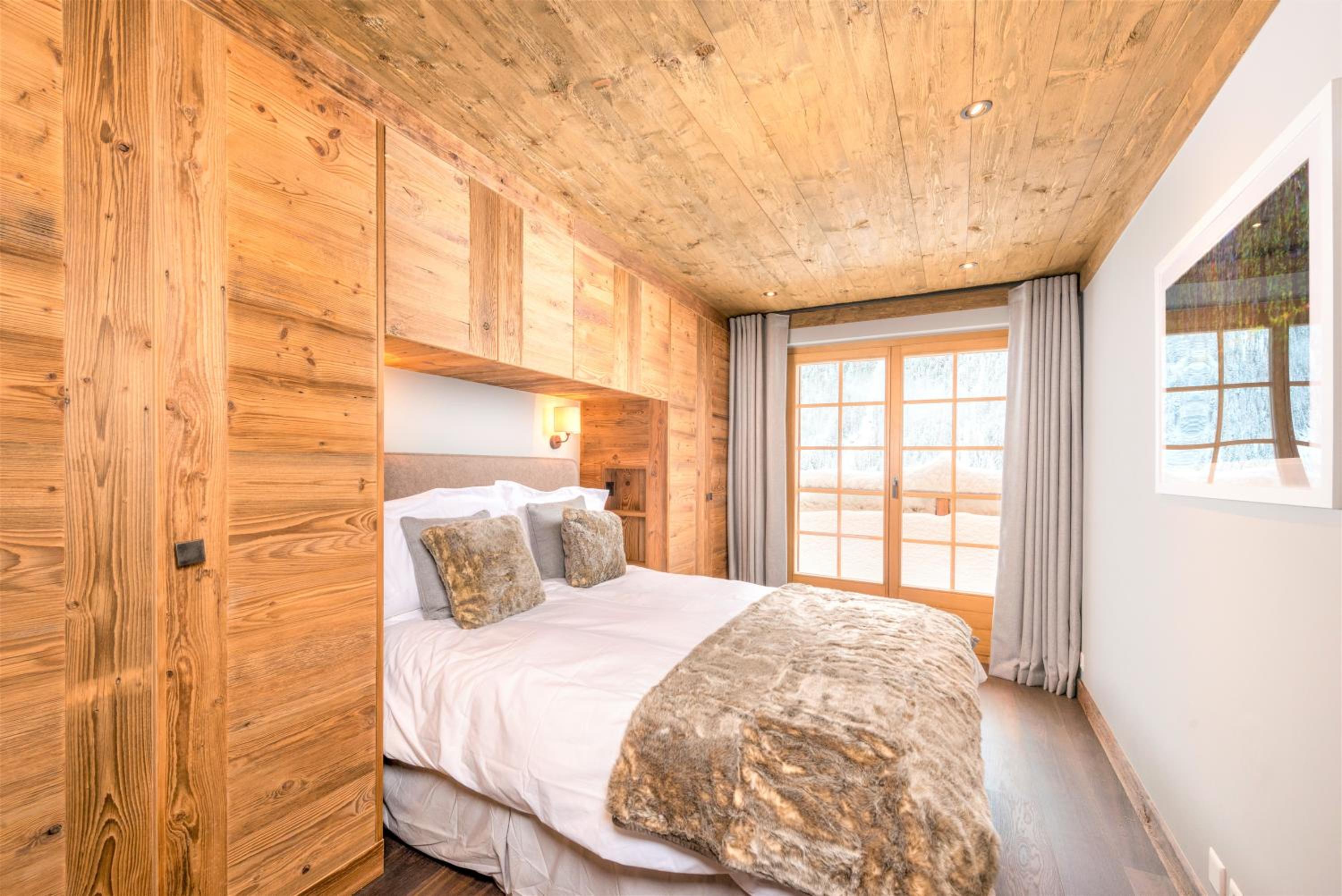 Chalet Ourson Brun by Mrs Miggins view 3
