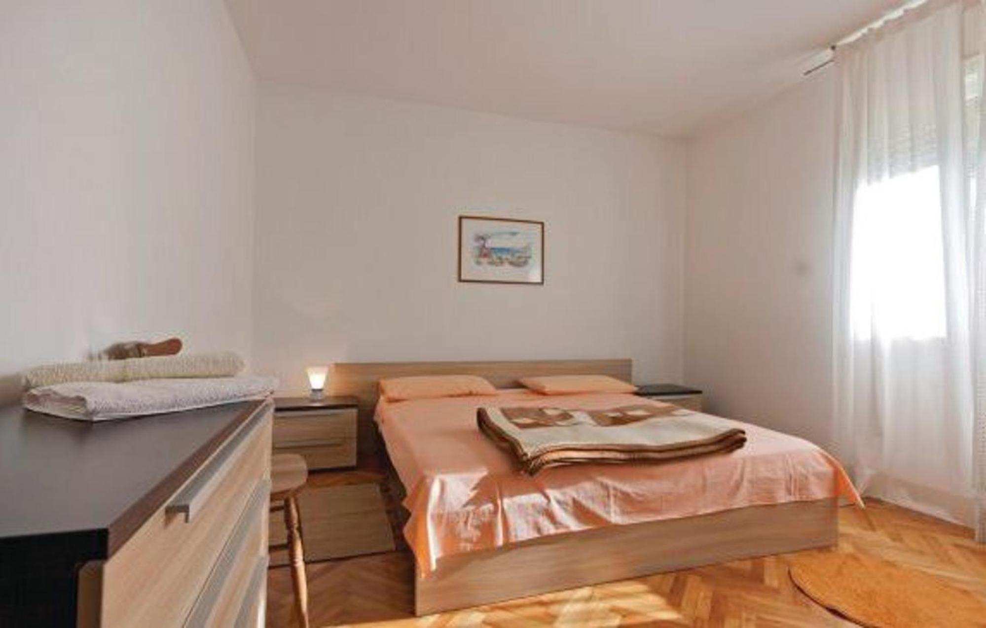 Apartment Vesna 812 view 5