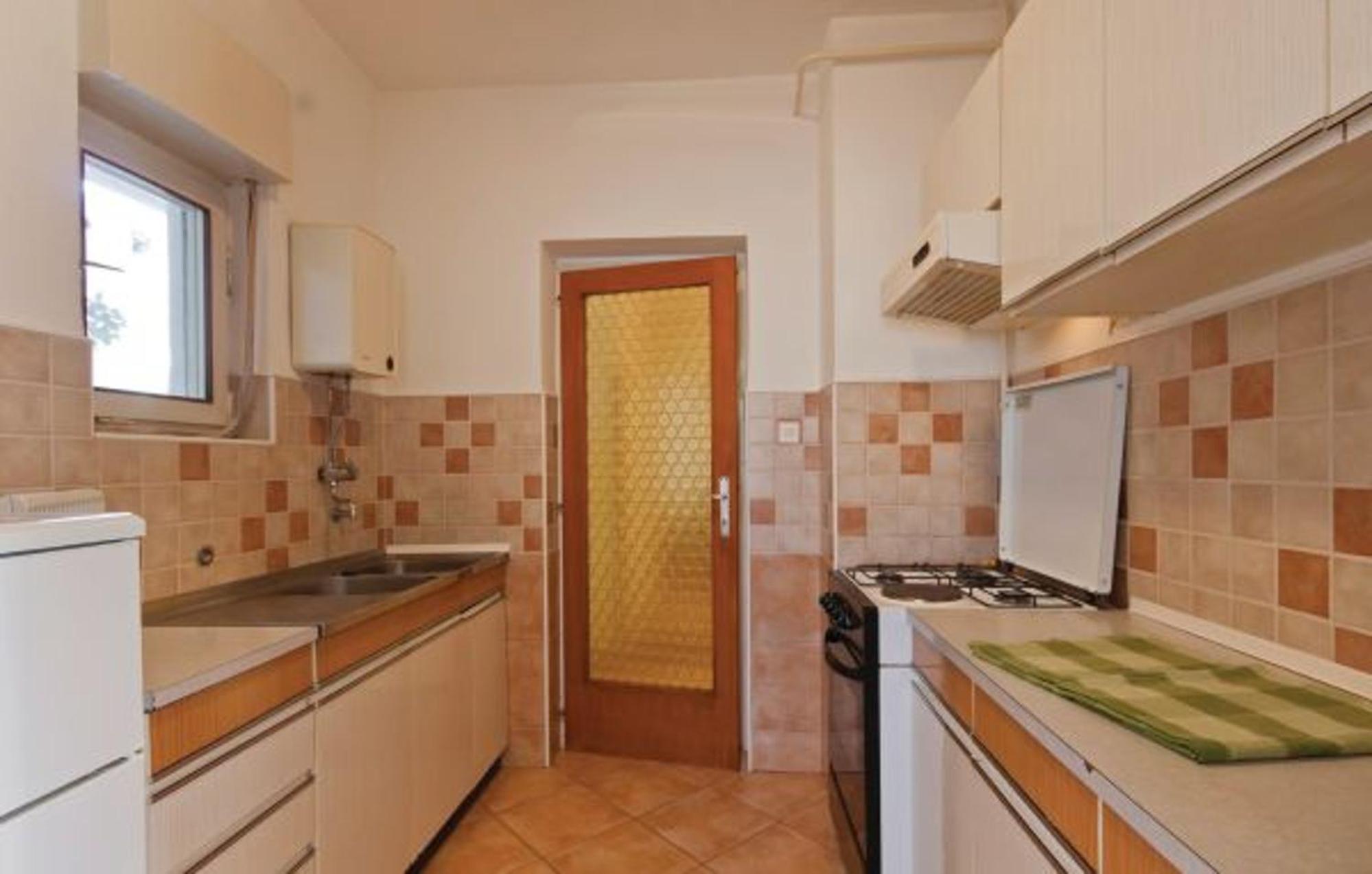 Apartment Vesna 812 view 3