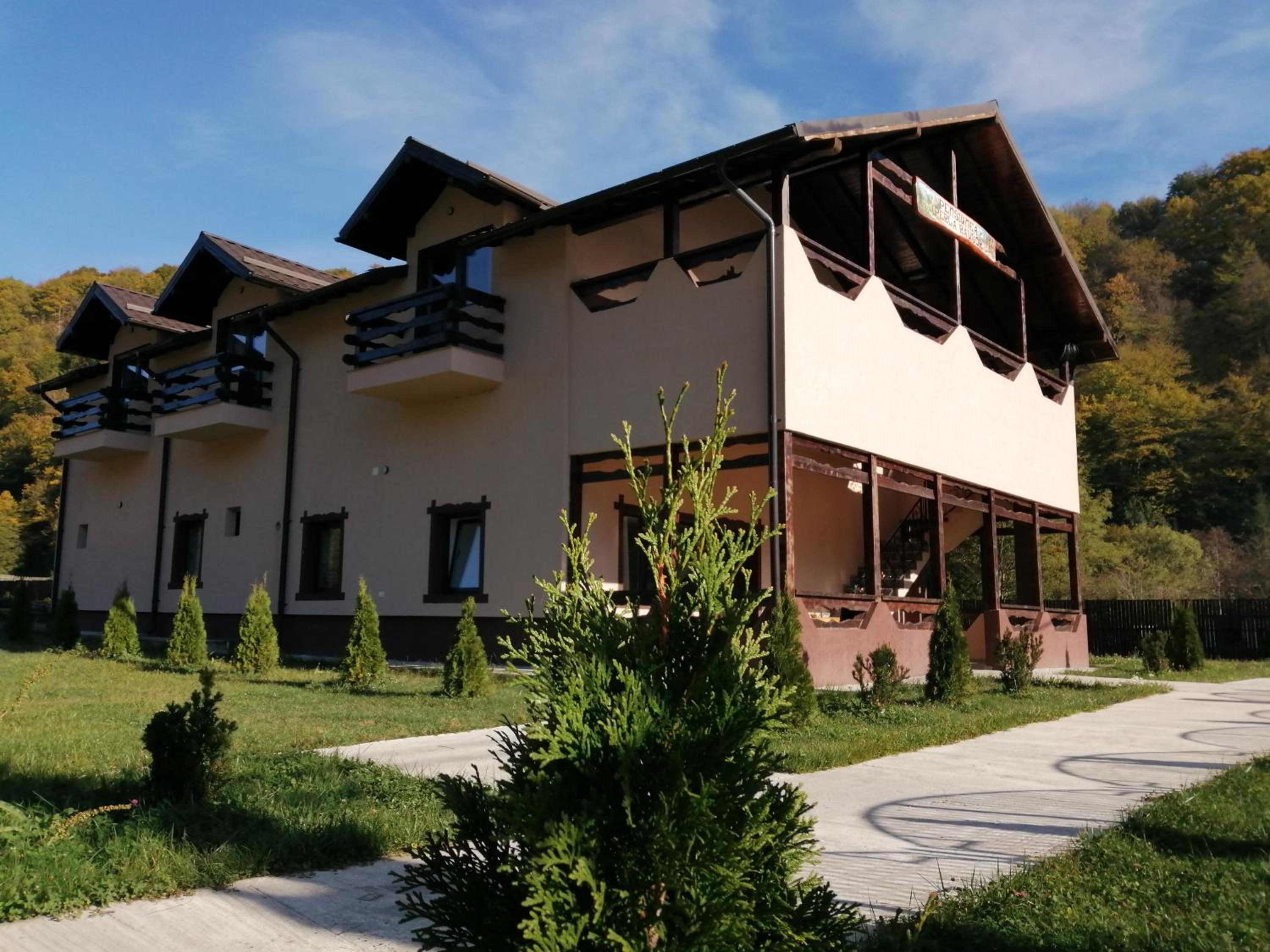 Pensiunea Perla Râușor view 4