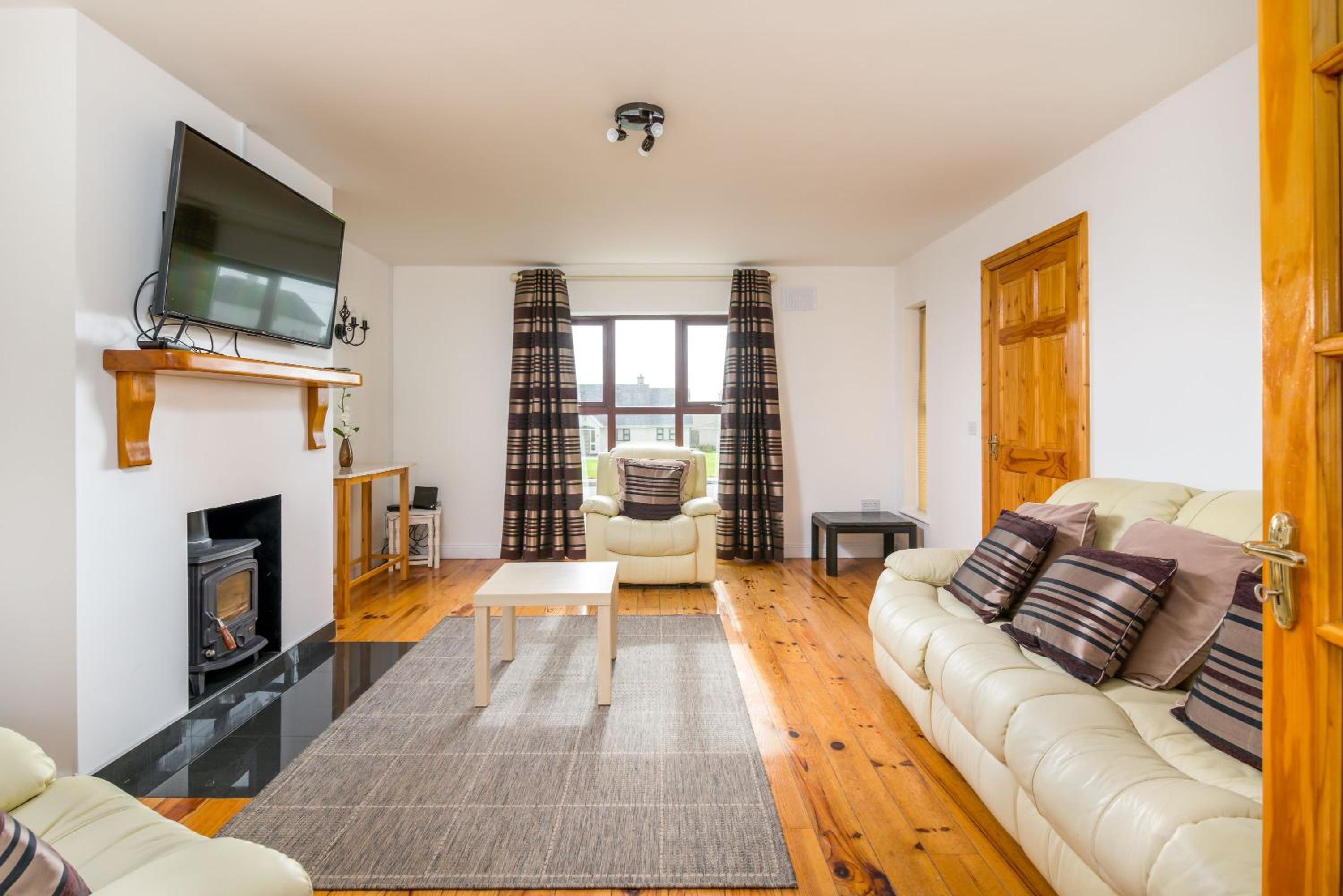Ceol Na Mara, Fethard on Sea, Wexford - 5 Bedrooms - Sleeps 9
