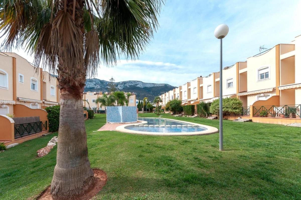 Villas del Montgo view 3
