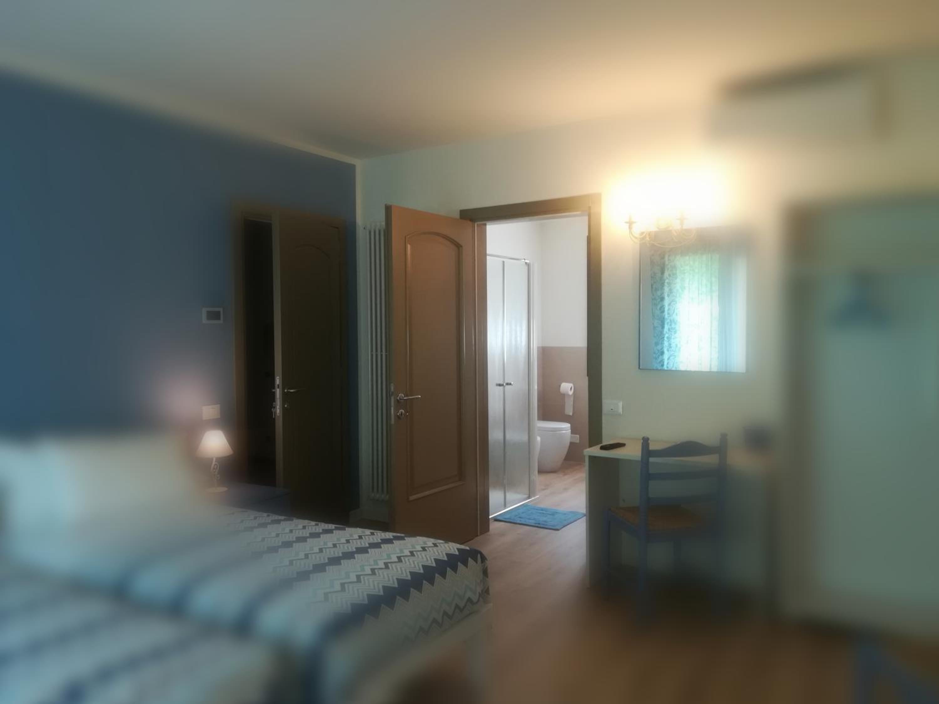 Photo 12