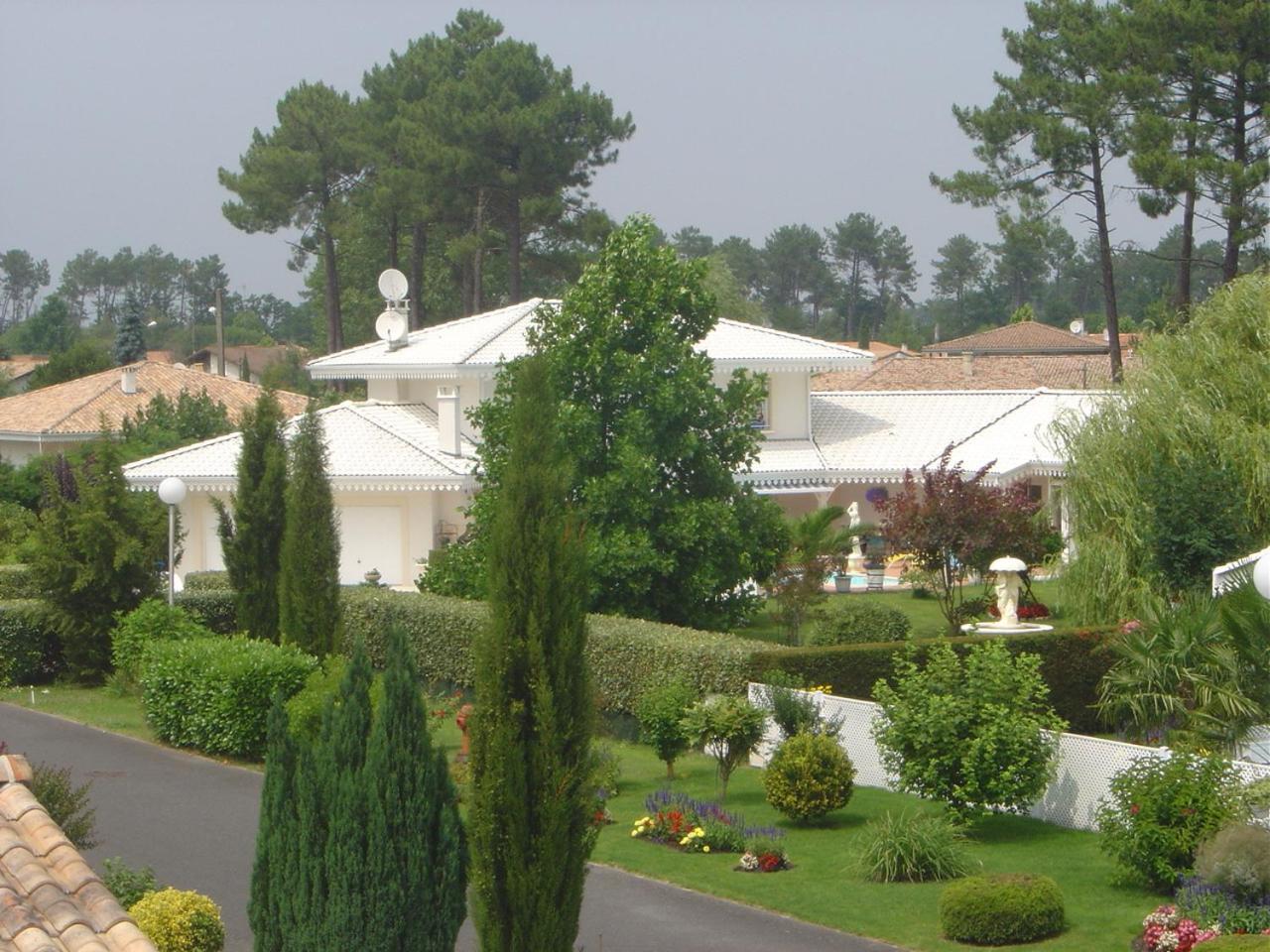 Chambres d'Hôtes Villa La Louisiane view 2
