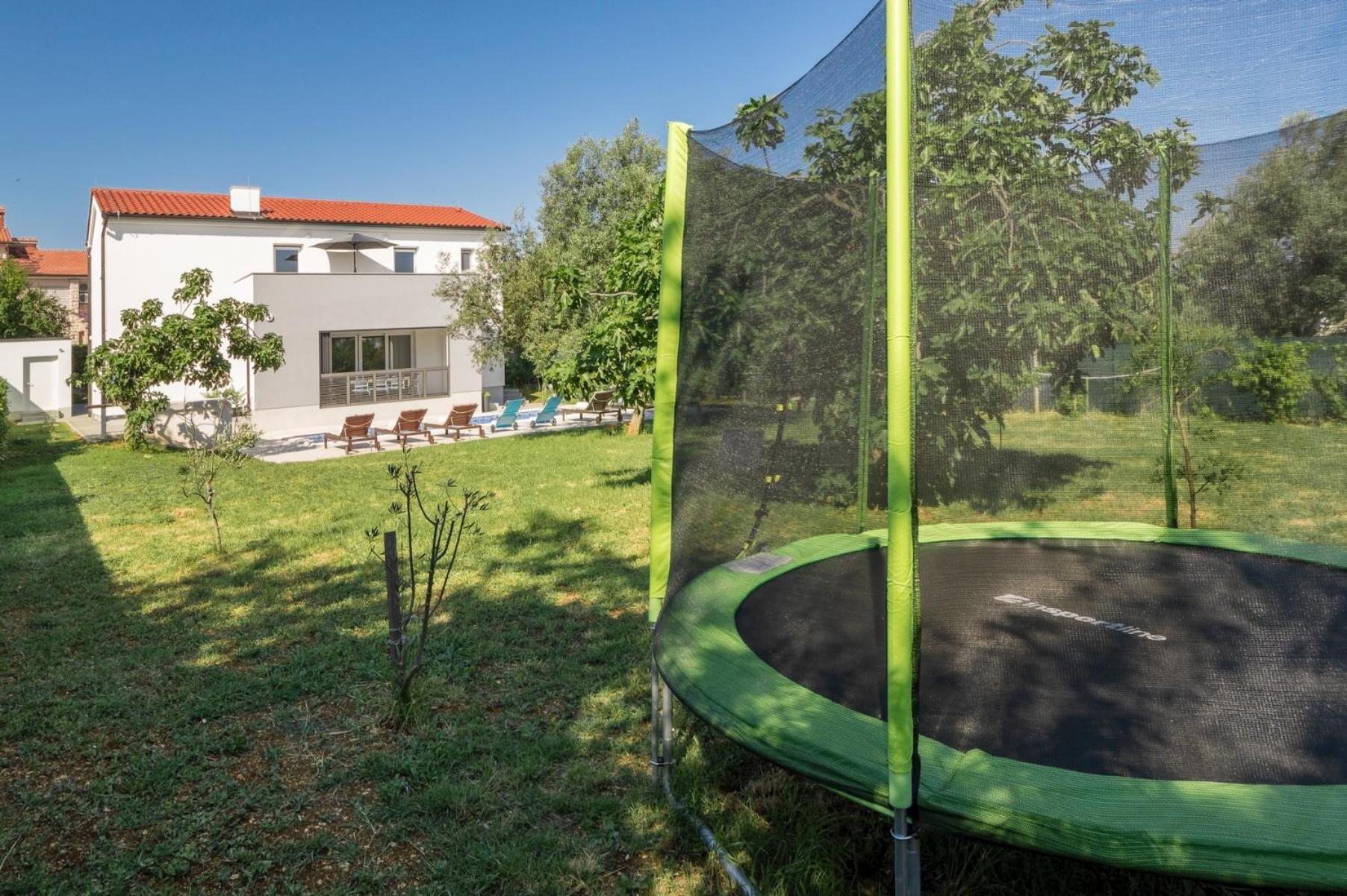Luxury villa Medulin II with heated pool and sea view near the beach photo 5