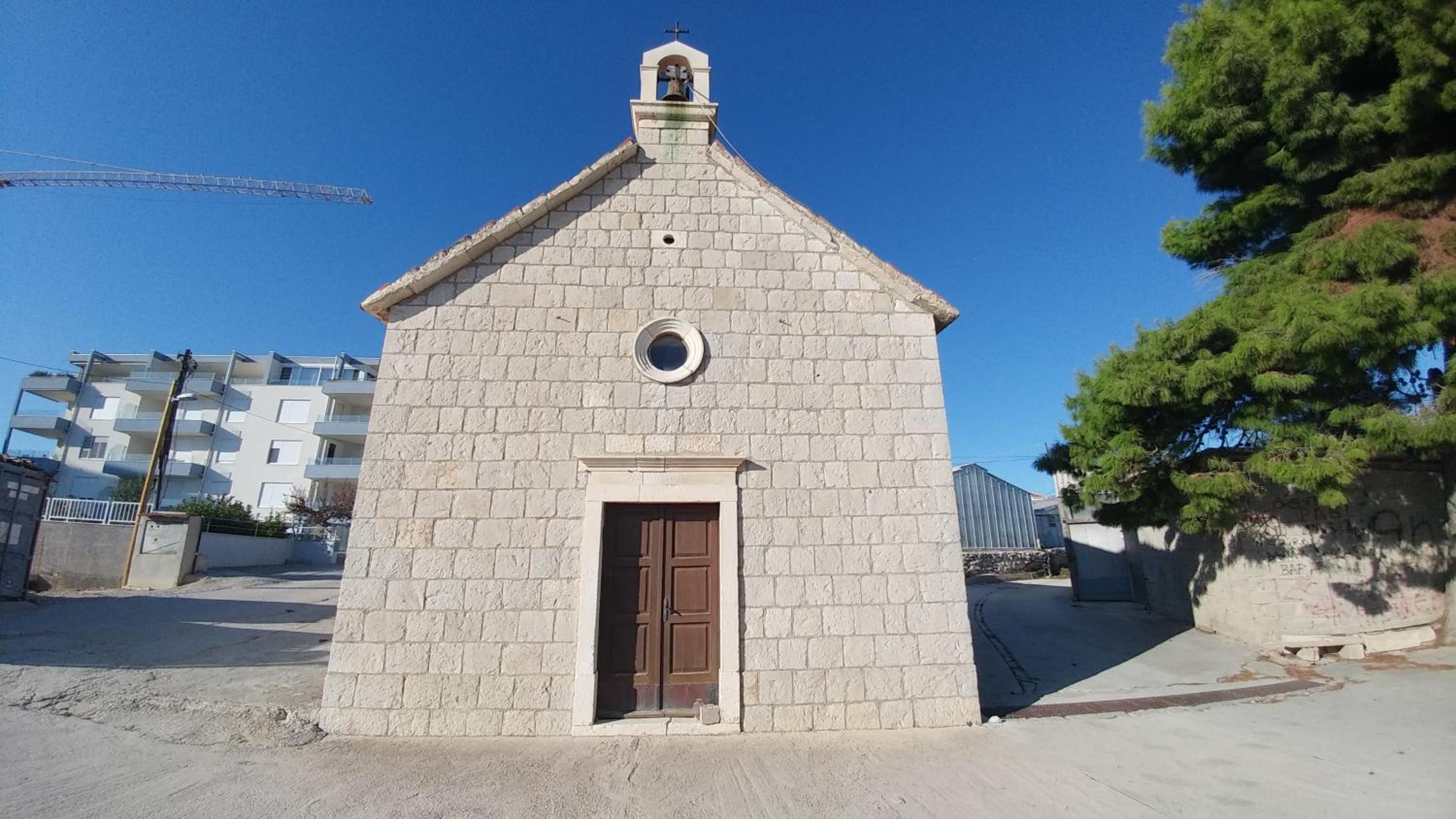 Photo 10