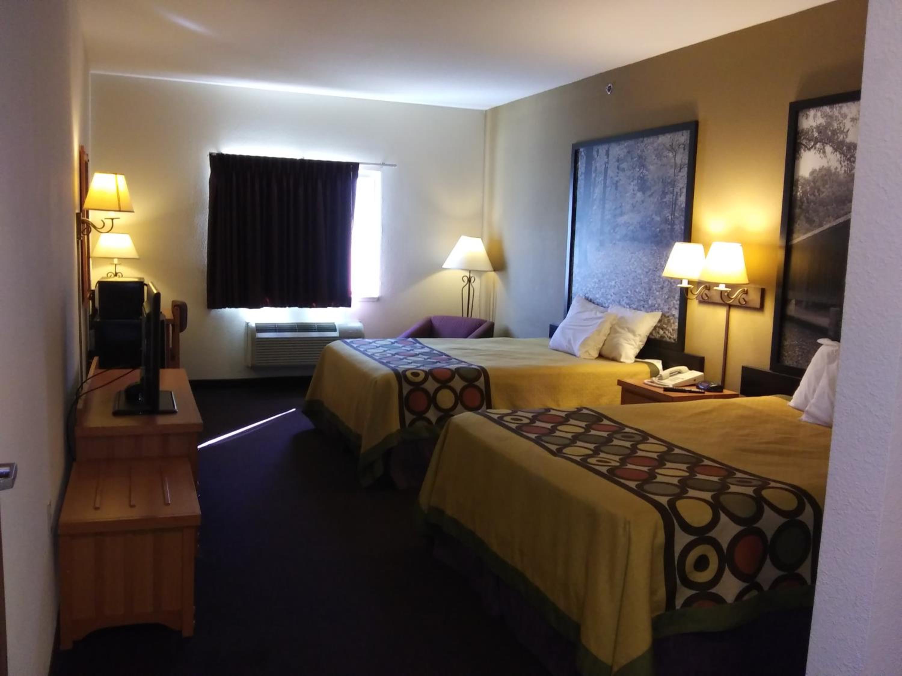 Columbia Vacations - Super 8 by Wyndham Columbia East - Property Image 10