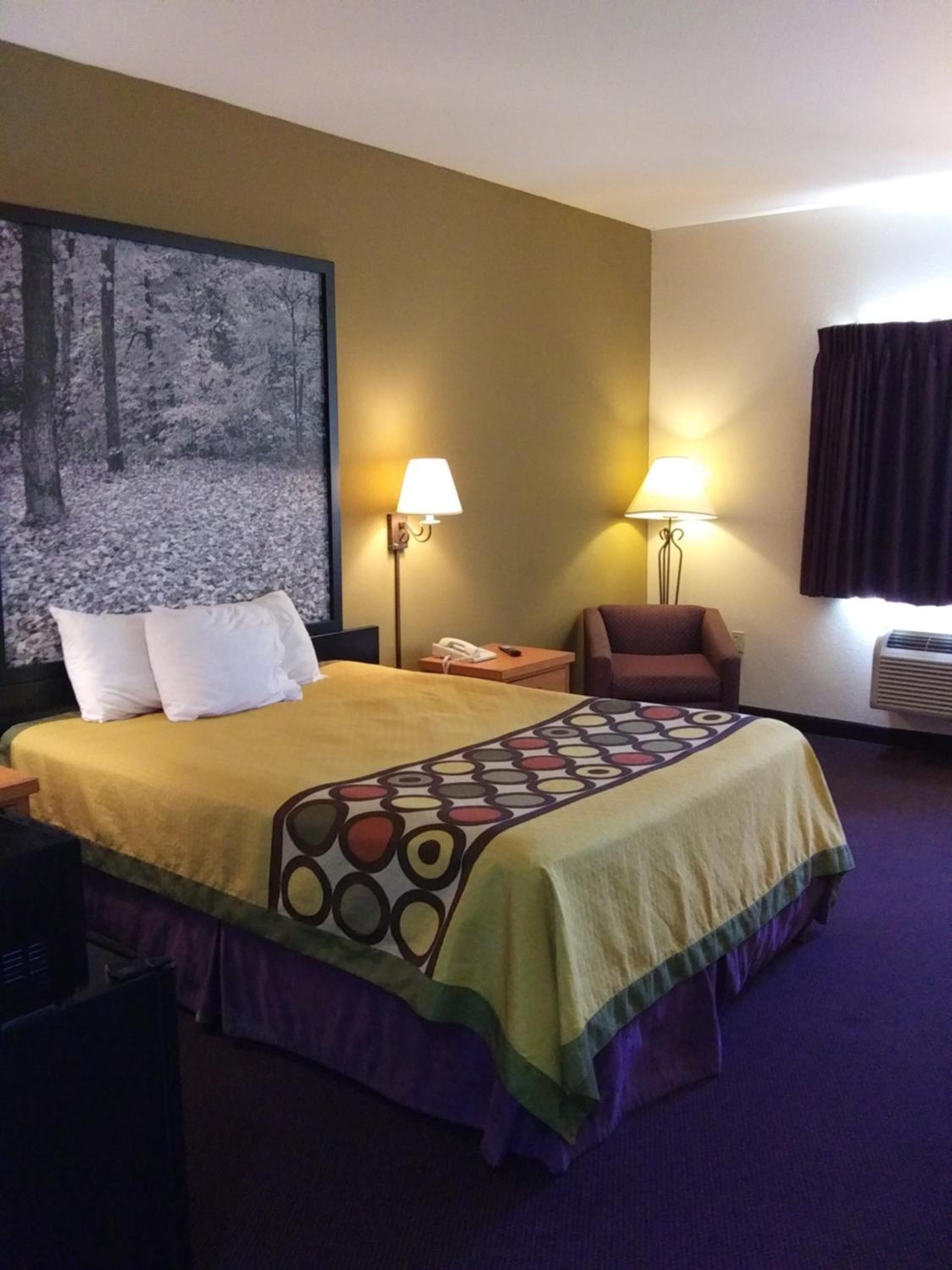 Columbia Vacations - Super 8 by Wyndham Columbia East - Property Image 12