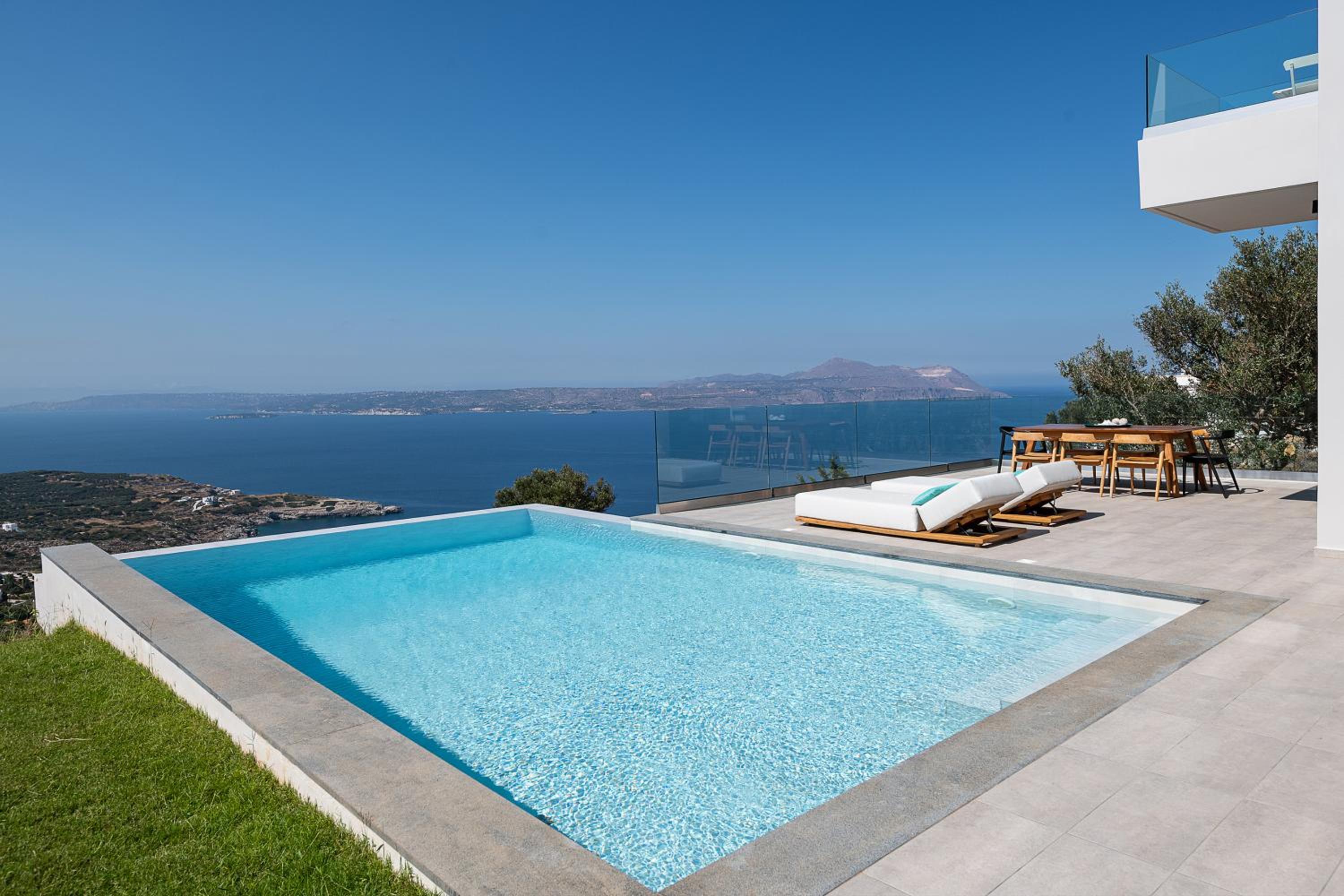 PhantΩm Villas Villa Hero view 2