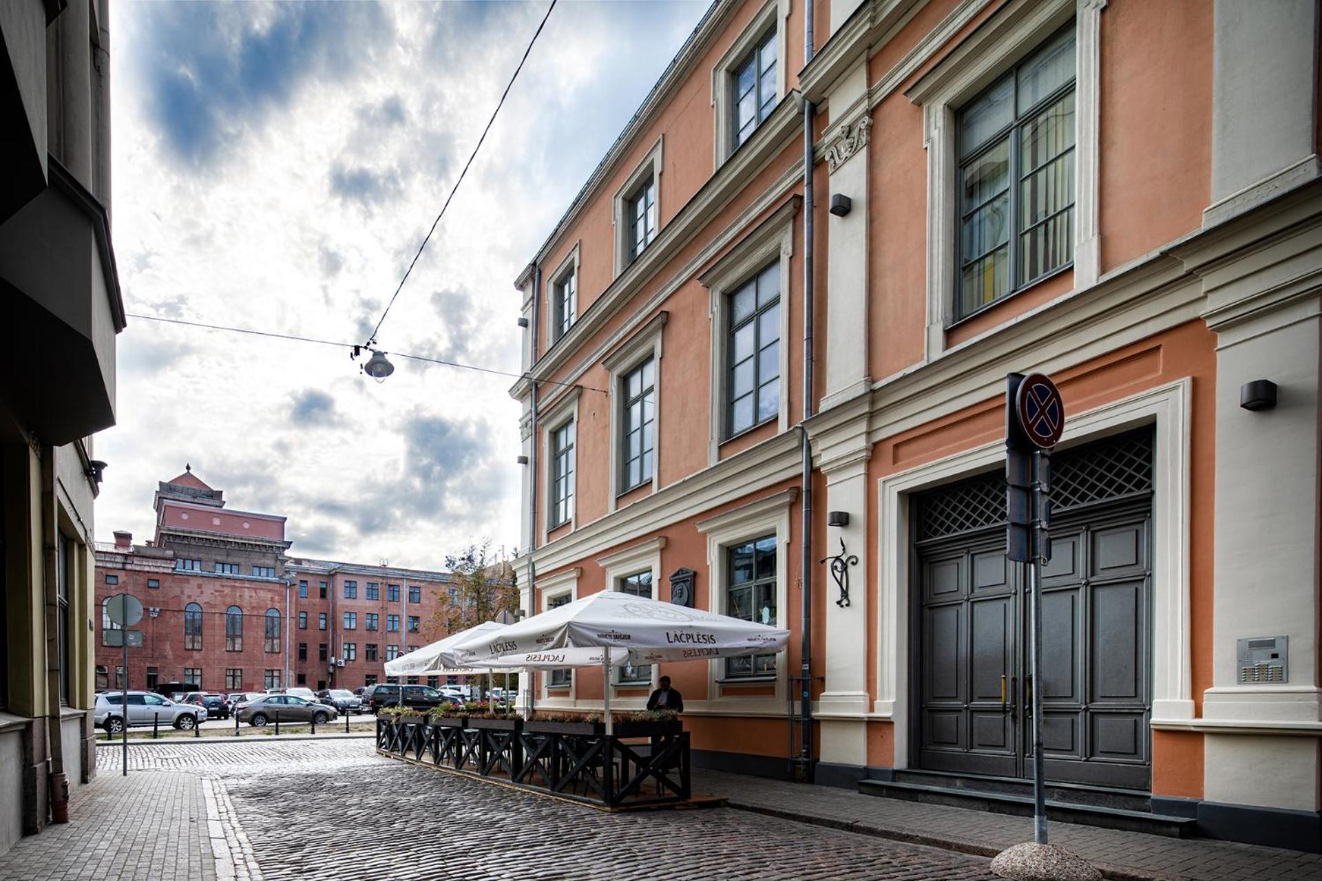 Old Riga Two floor Palasta Loft Apartment with river view view 2