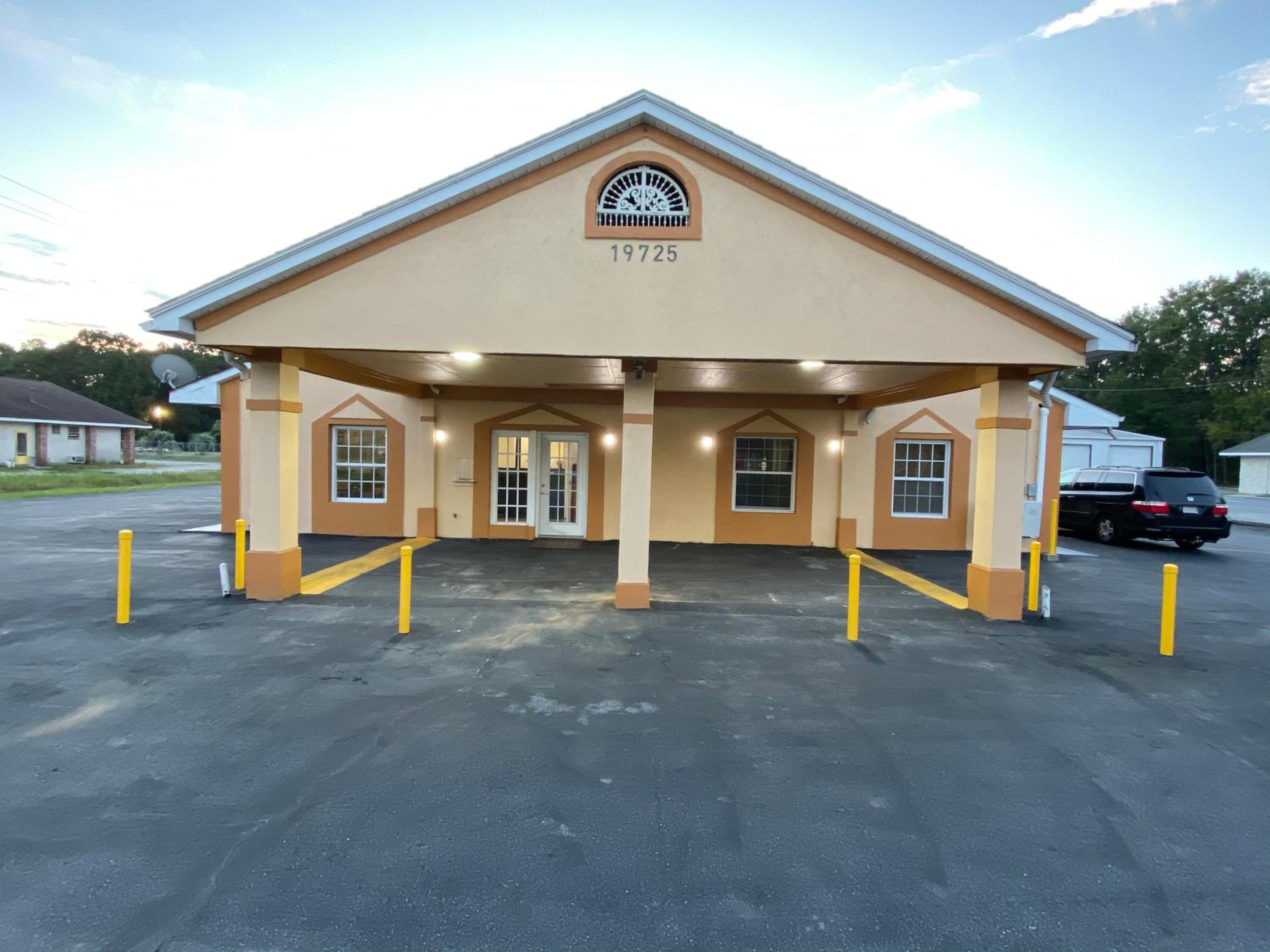 Deluxe Inn